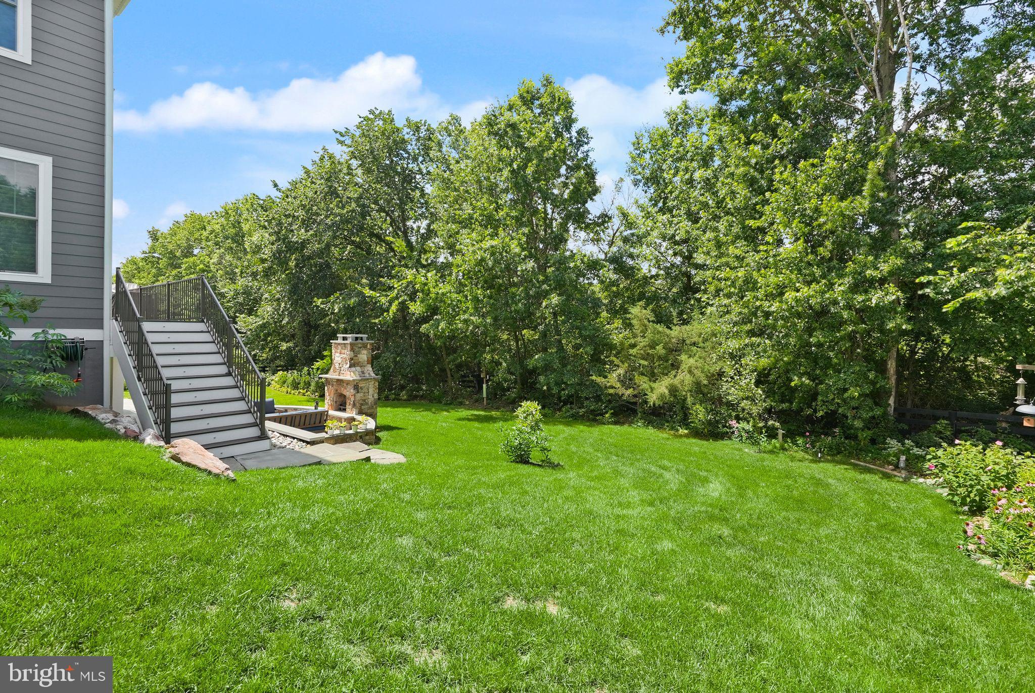 GREENS SOUTH AT WILLOWSF - Residential