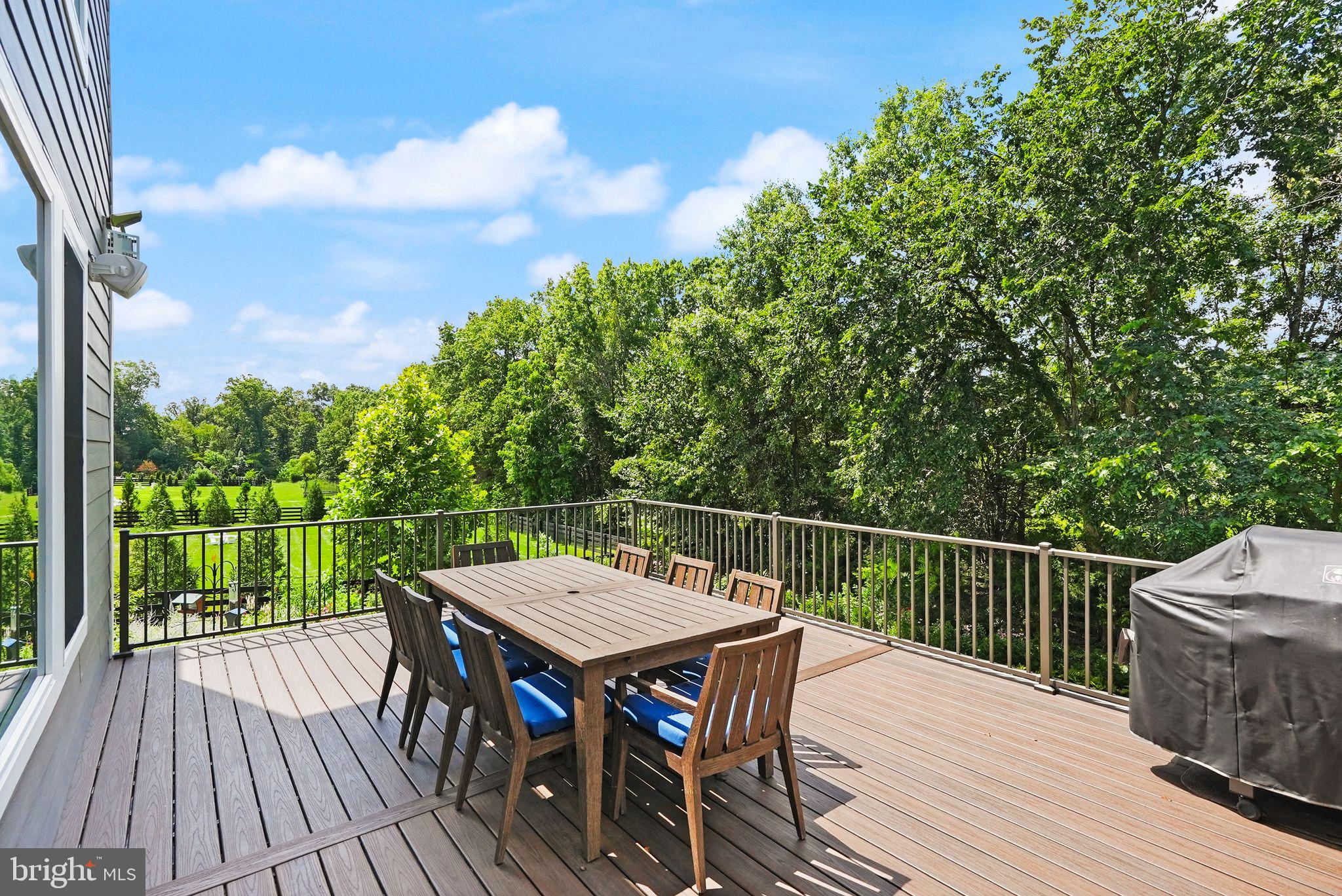 GREENS SOUTH AT WILLOWSF - Residential