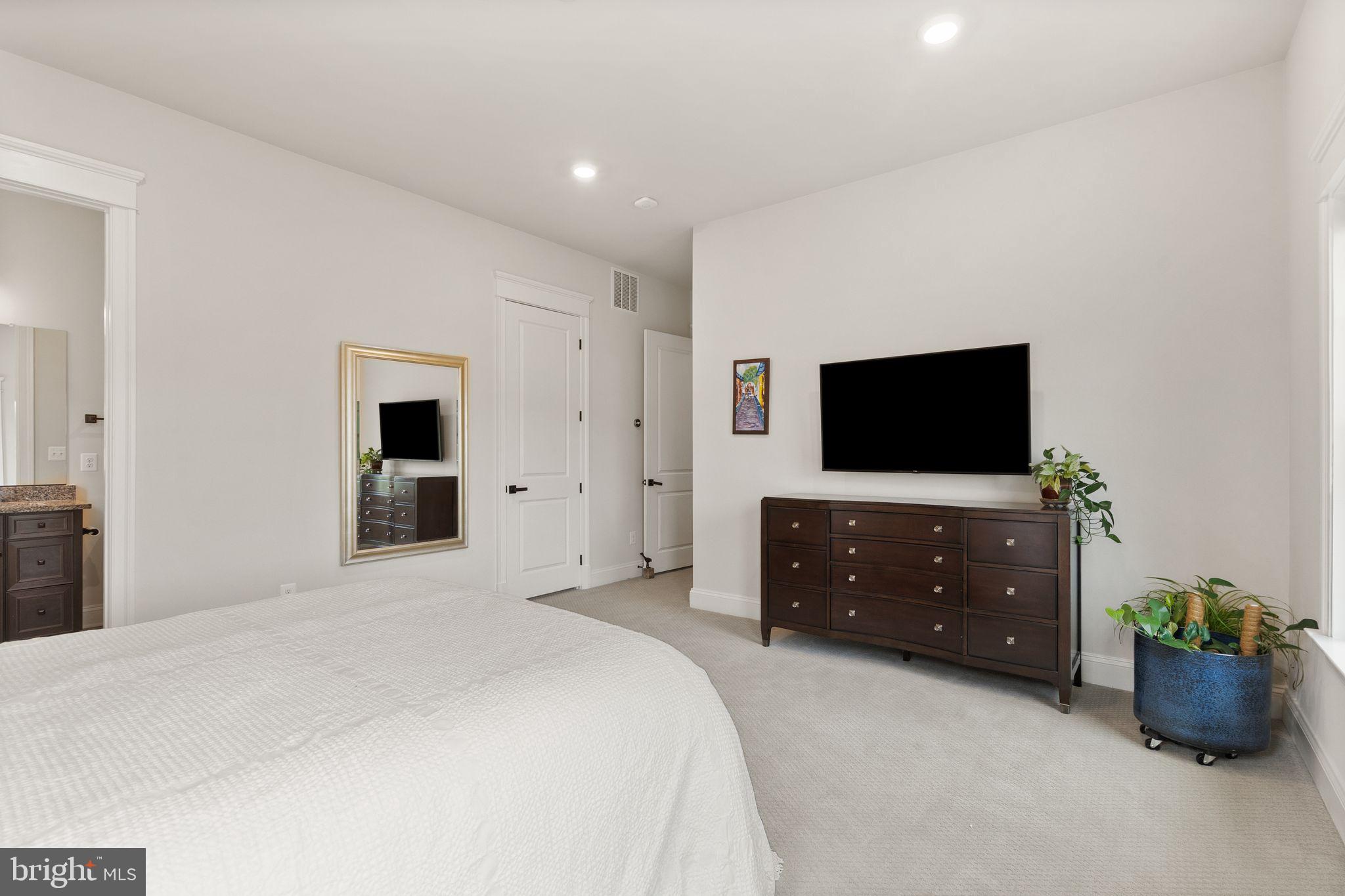 GREENS SOUTH AT WILLOWSF - Residential