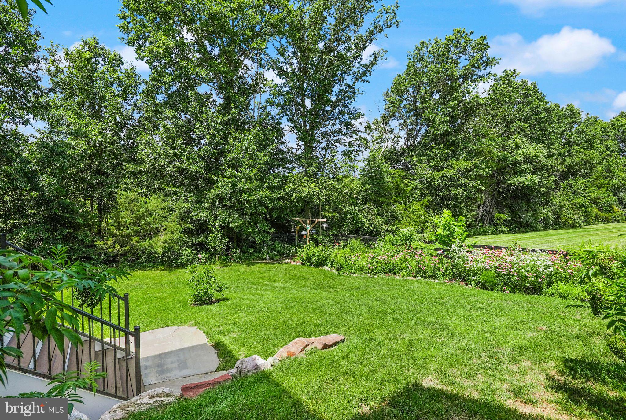 GREENS SOUTH AT WILLOWSF - Residential