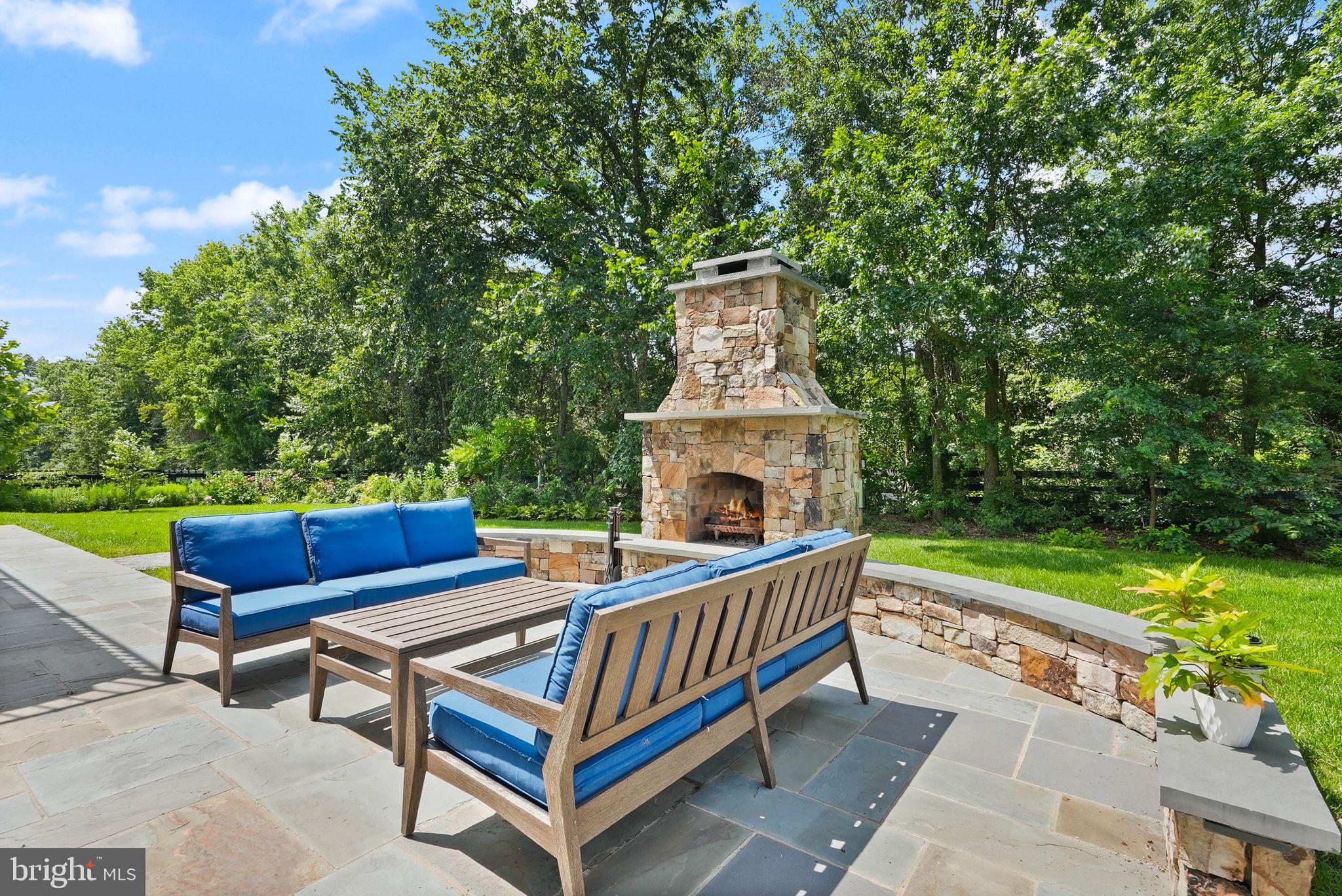 GREENS SOUTH AT WILLOWSF - Residential