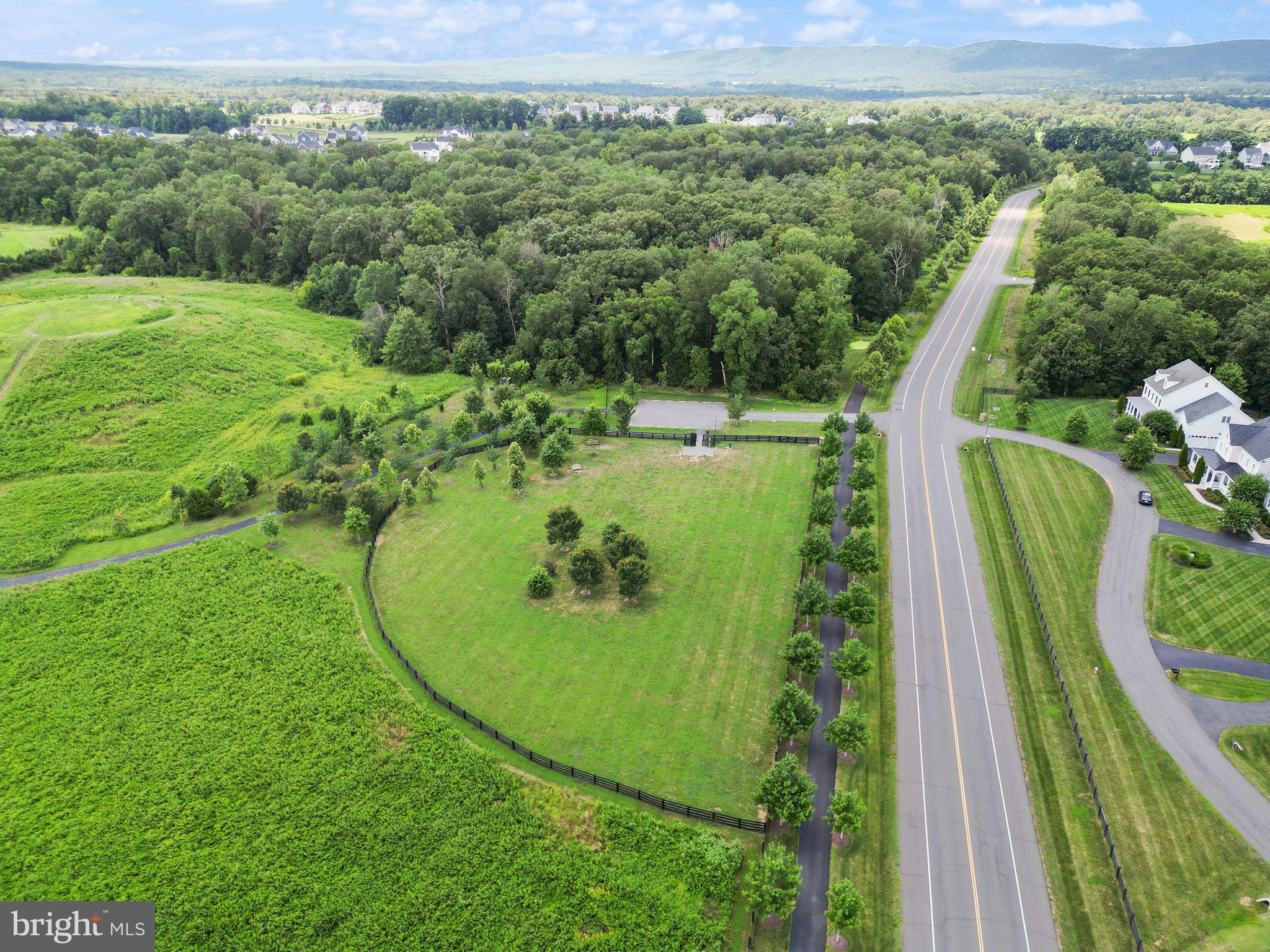 GREENS SOUTH AT WILLOWSF - Residential