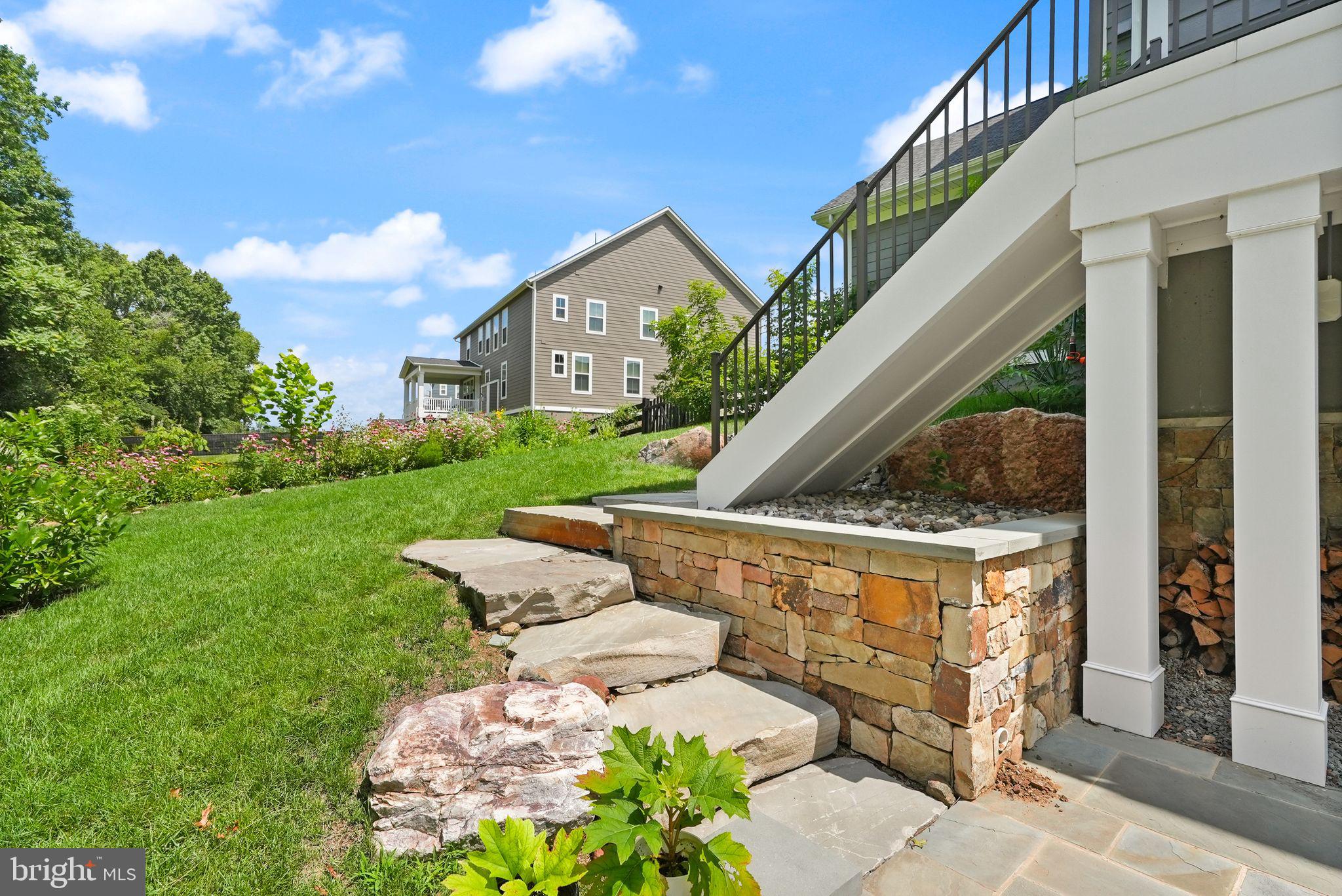 GREENS SOUTH AT WILLOWSF - Residential