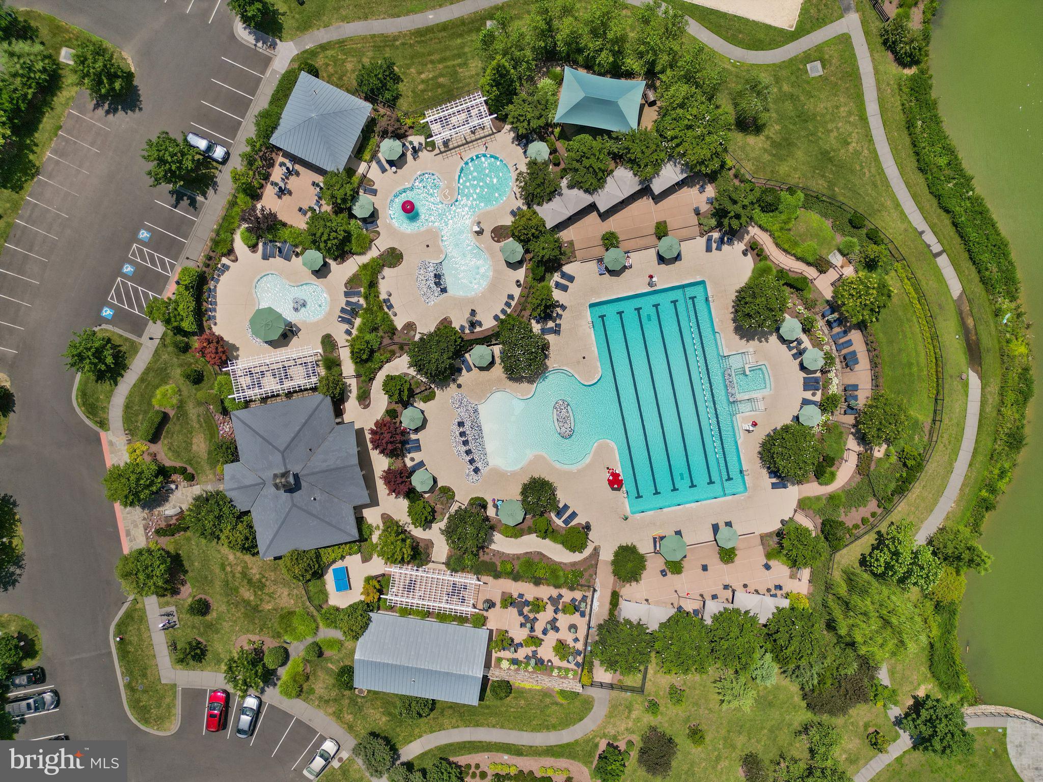 GREENS SOUTH AT WILLOWSF - Residential