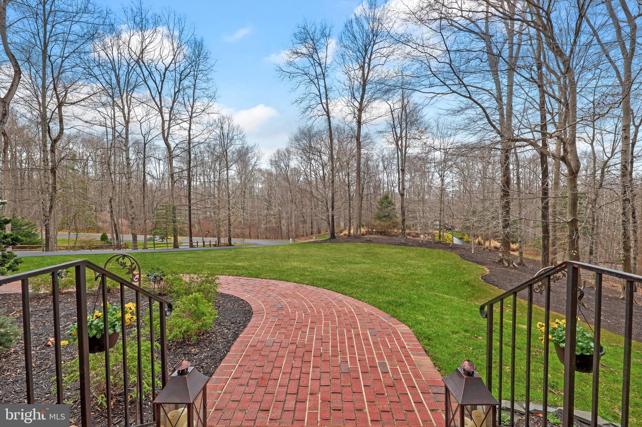 RIVER BEND - Residential