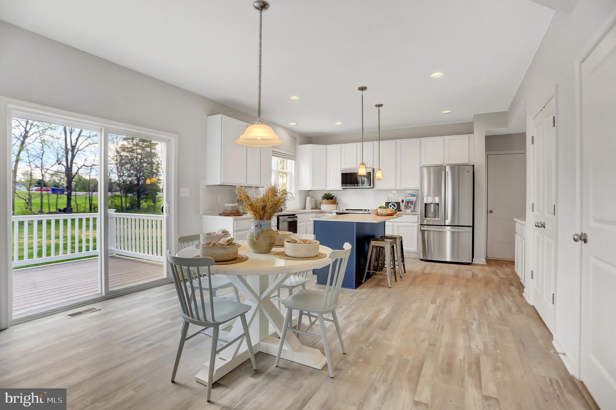 THE POINTE ON HAYSTACK - Residential