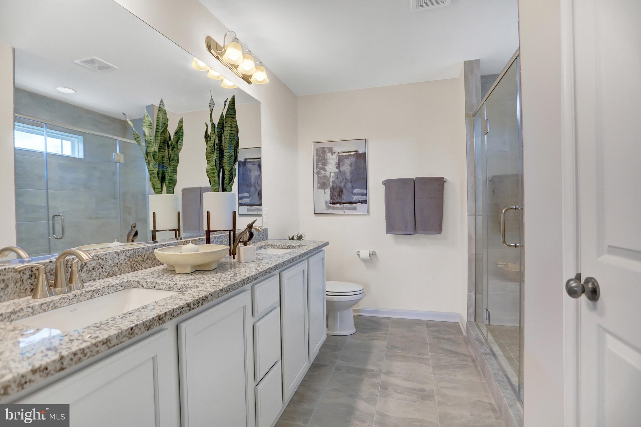 THE POINTE ON HAYSTACK - Residential