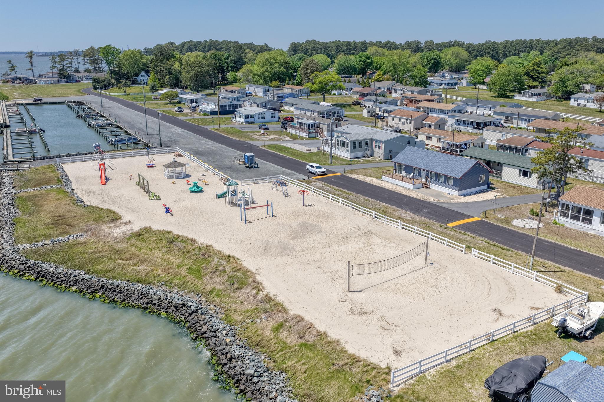 WHITE HOUSE BEACH - Residential