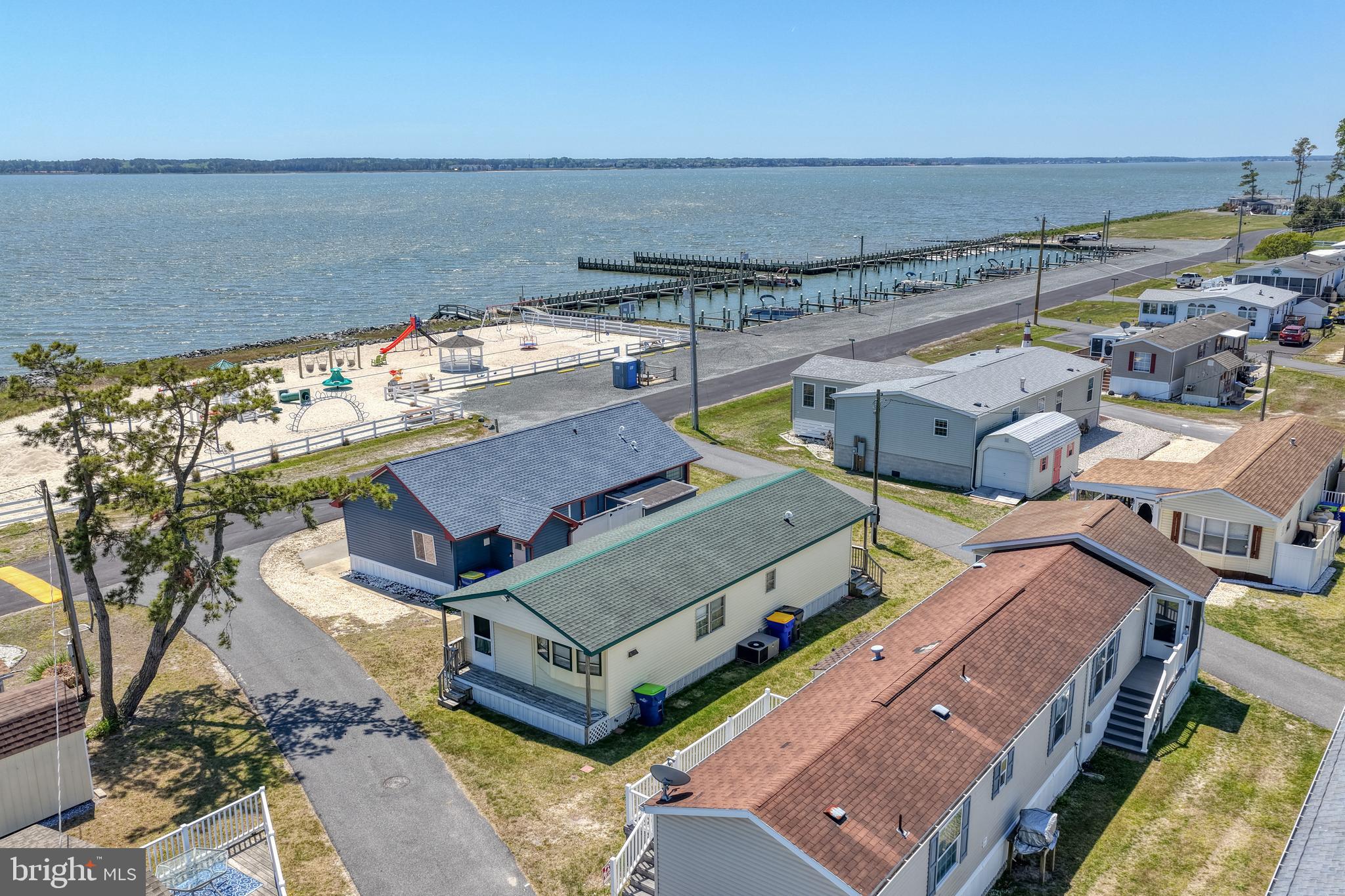 WHITE HOUSE BEACH - Residential