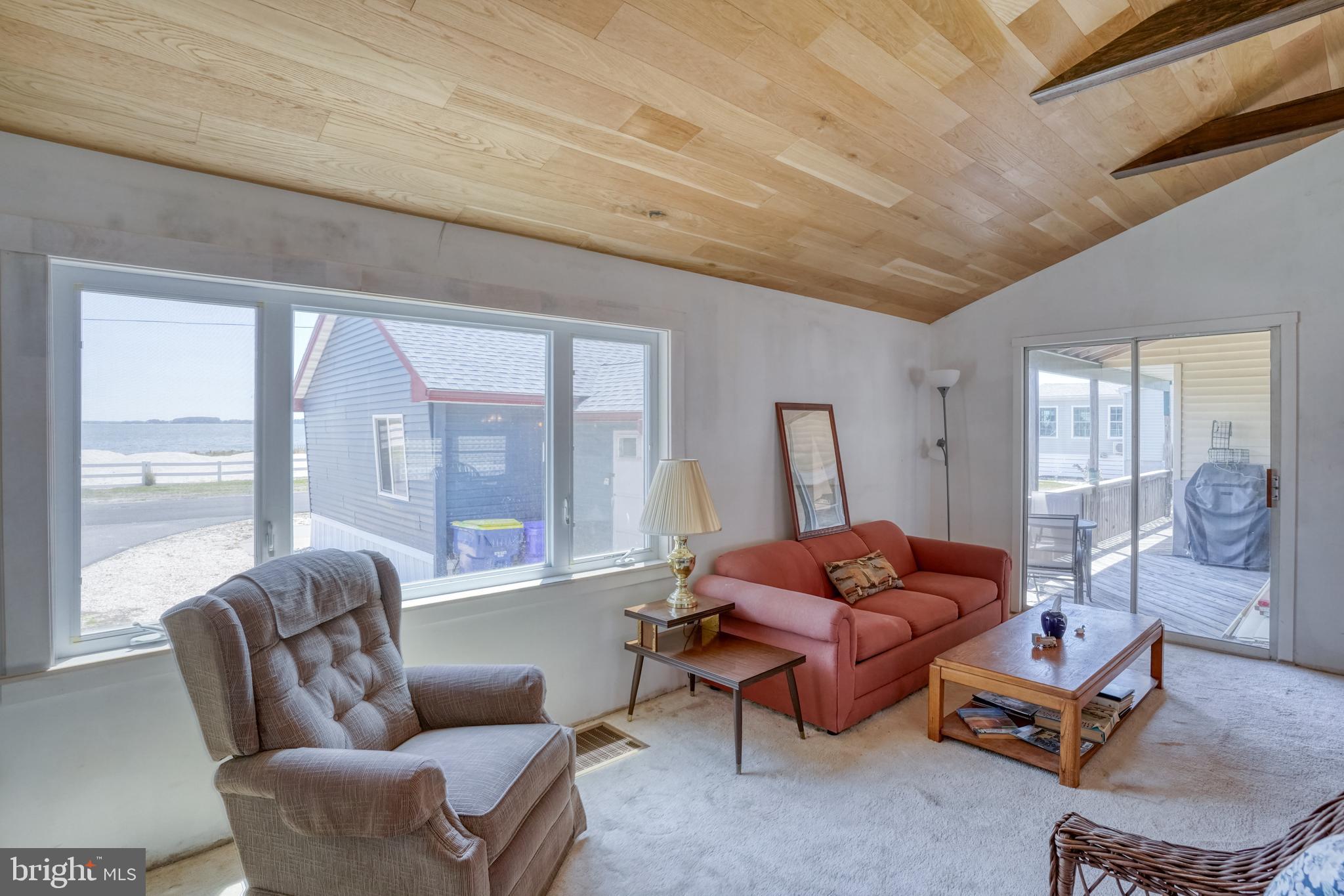 WHITE HOUSE BEACH - Residential