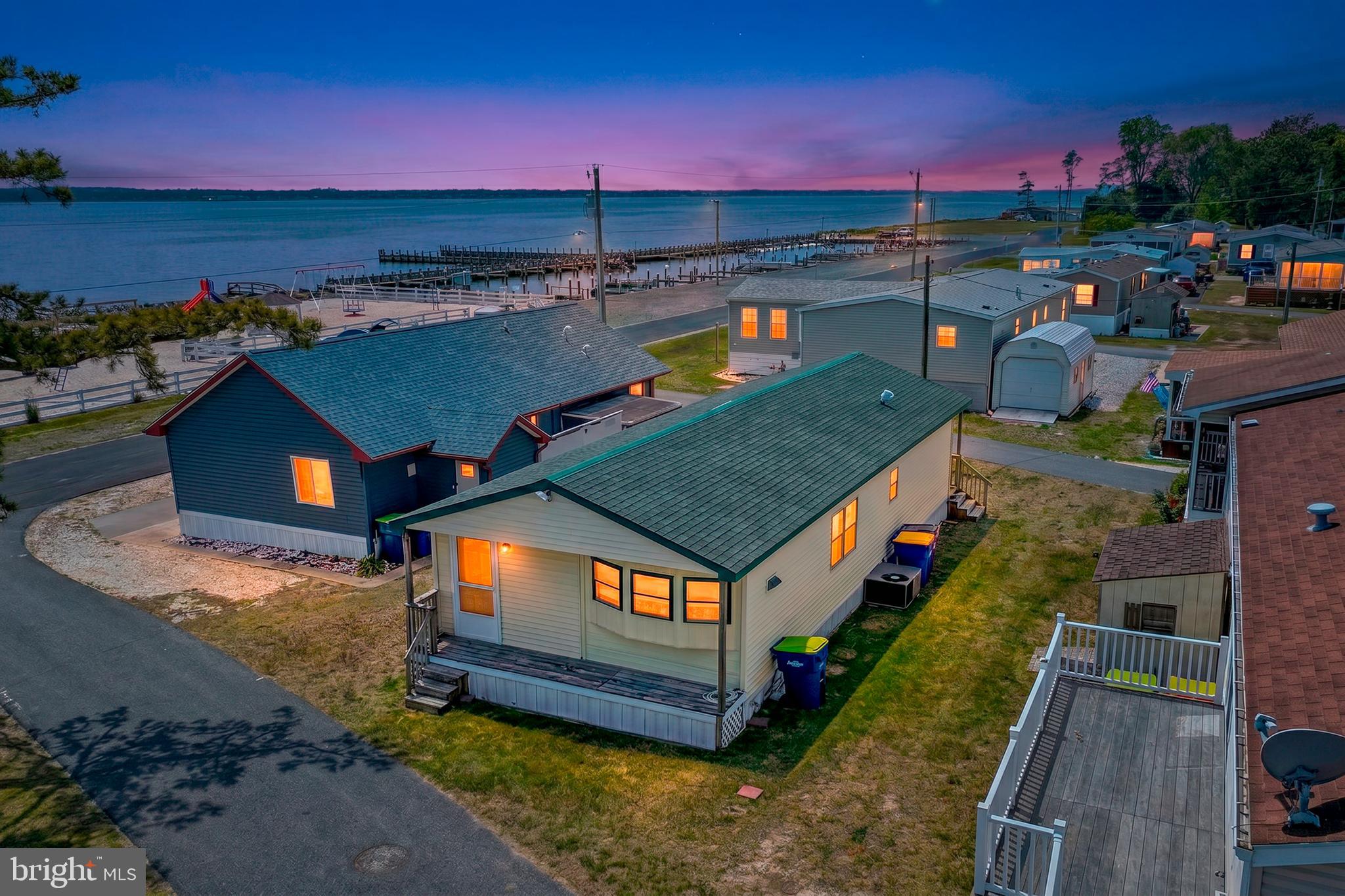 WHITE HOUSE BEACH - Residential