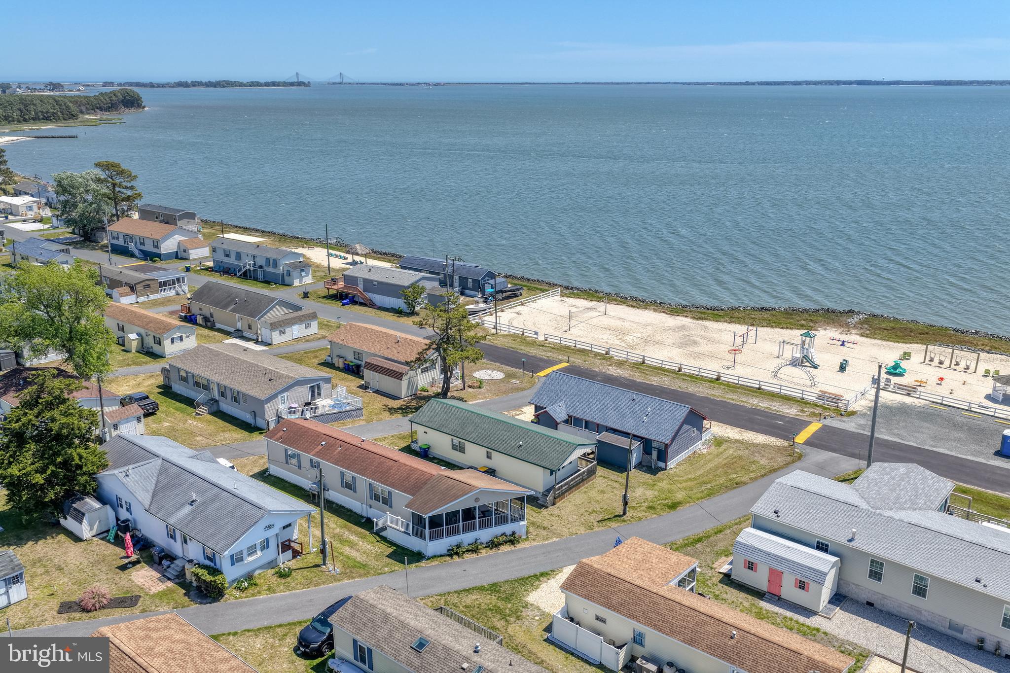 WHITE HOUSE BEACH - Residential