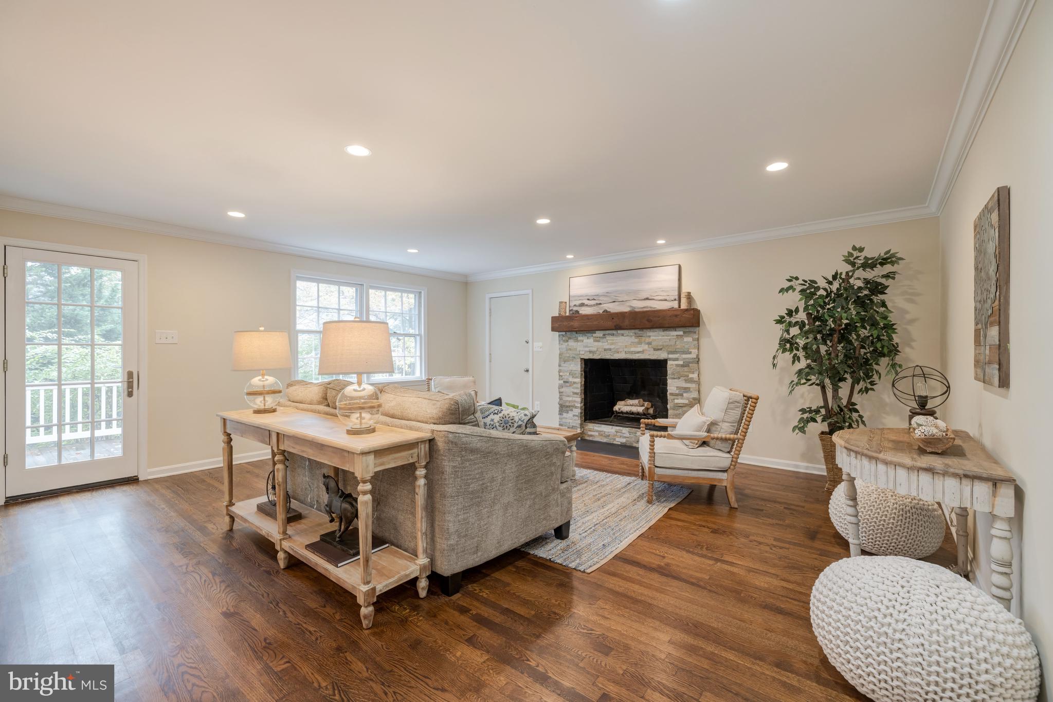 RIVER FALLS - Residential