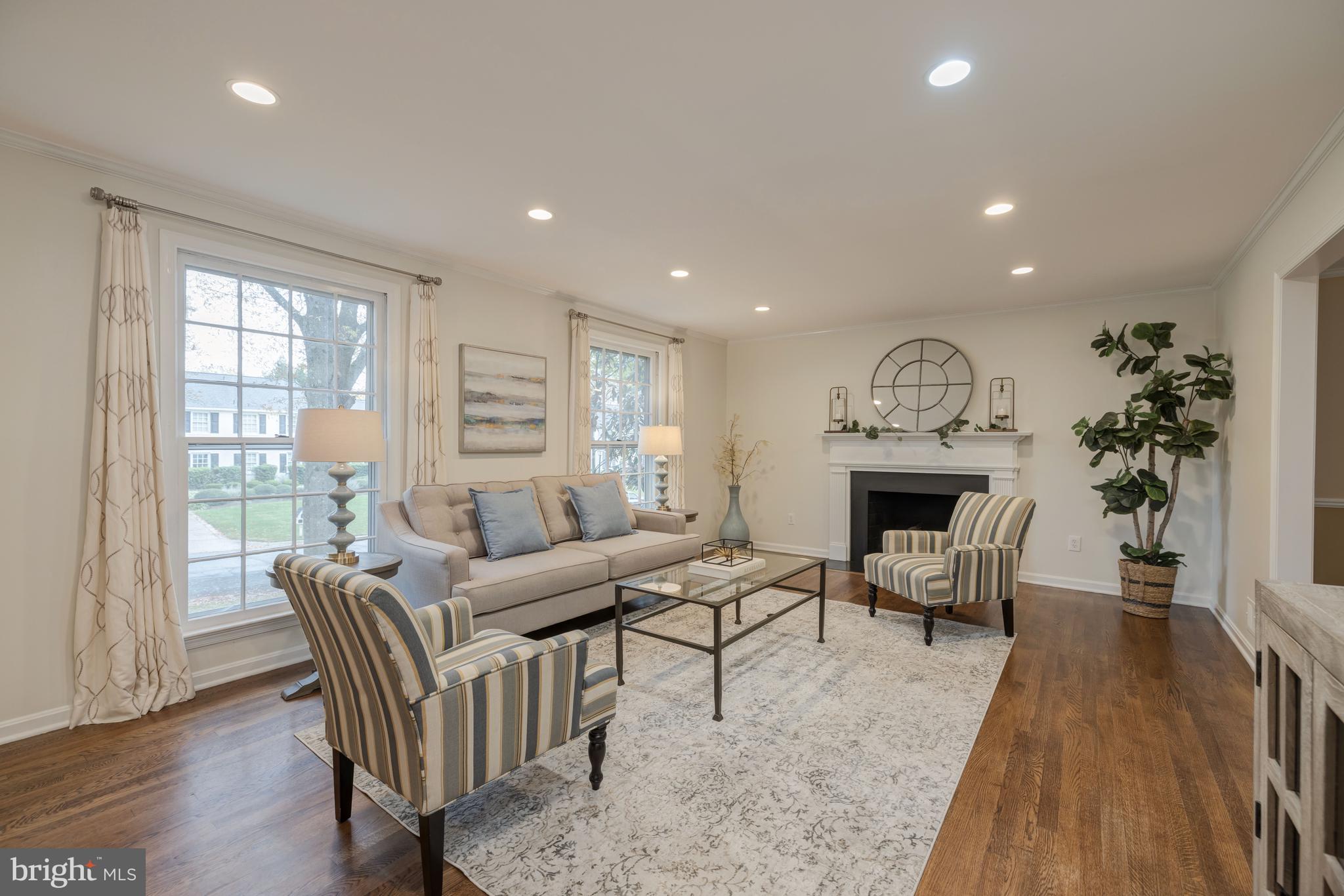 RIVER FALLS - Residential