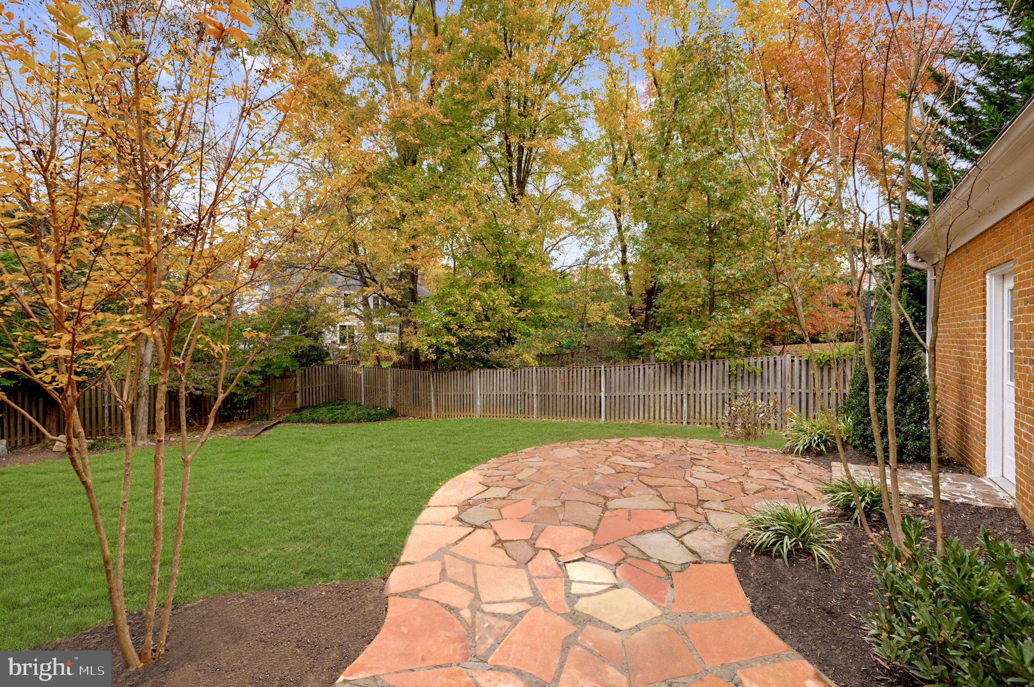 RIVER FALLS - Residential