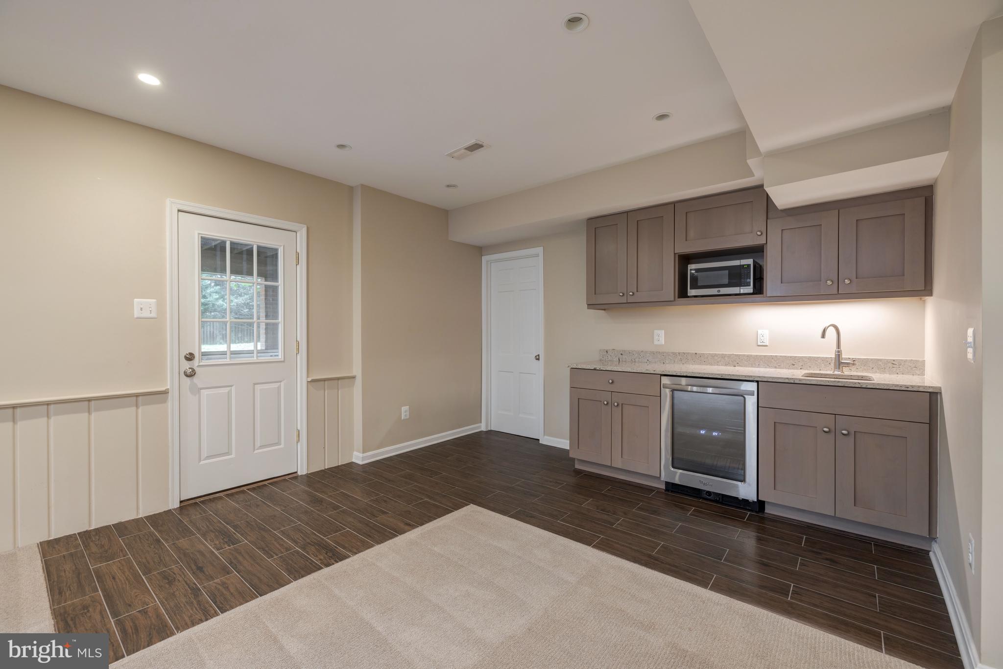 RIVER FALLS - Residential