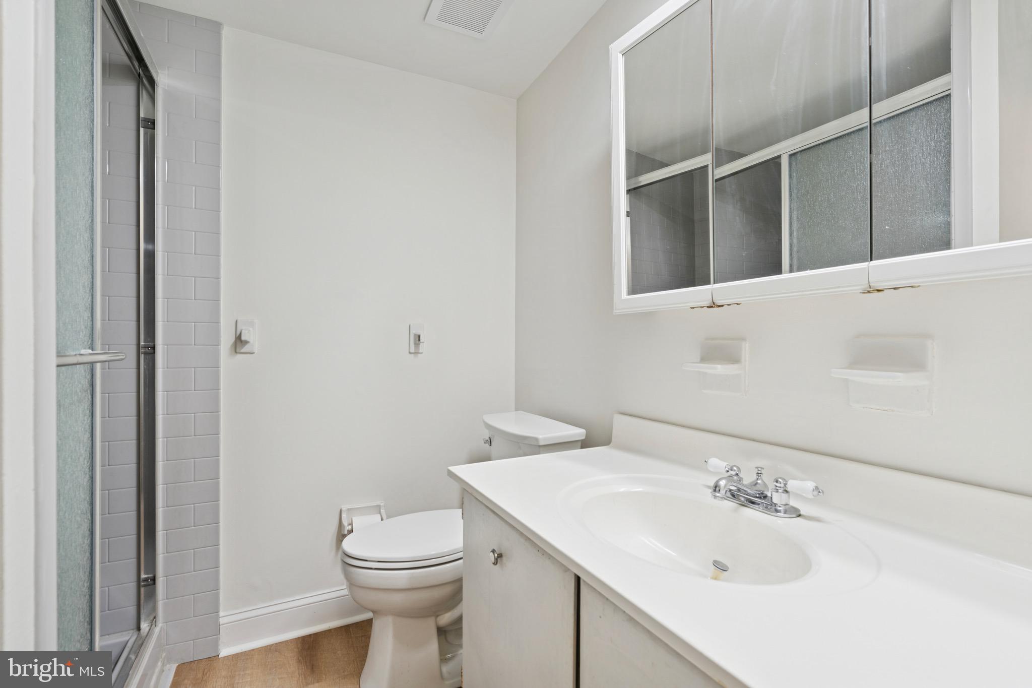 GLENHARDIE - Residential