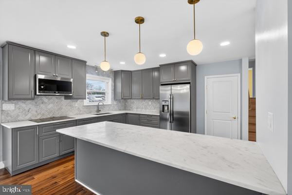 JUNE MEADOWS - Residential