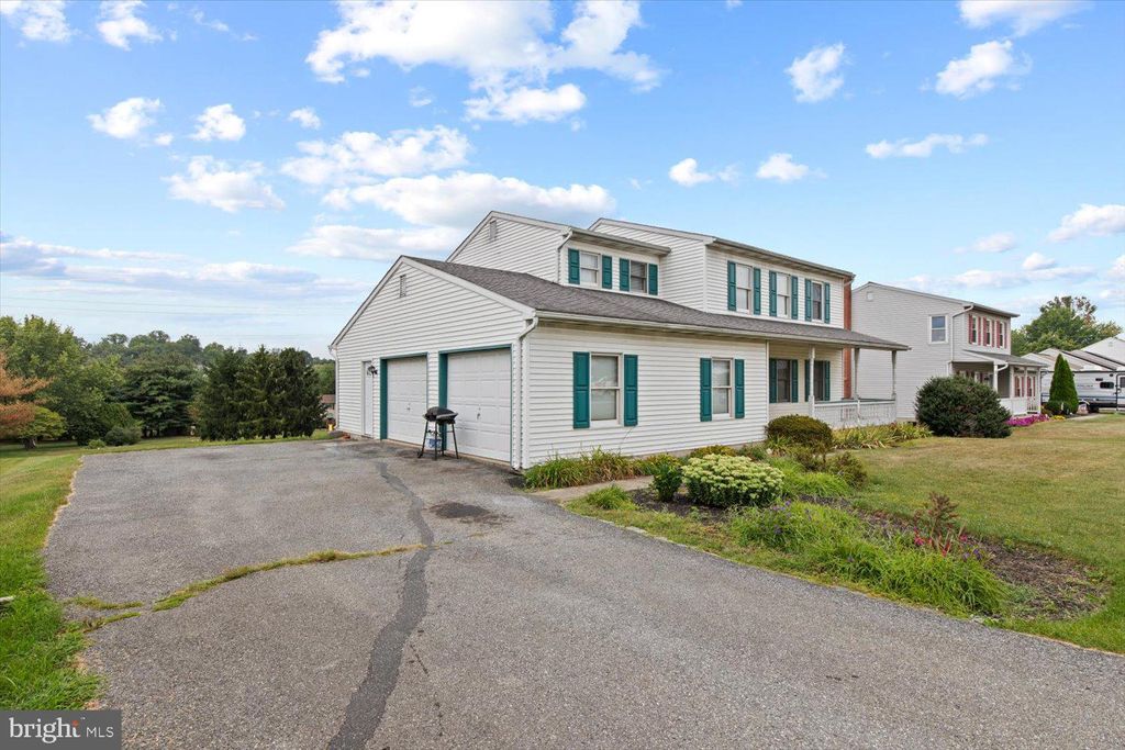 Photo of 2147 SHERI LN, MOUNT JOY, PA 17552 (MLS # PALA2039976)