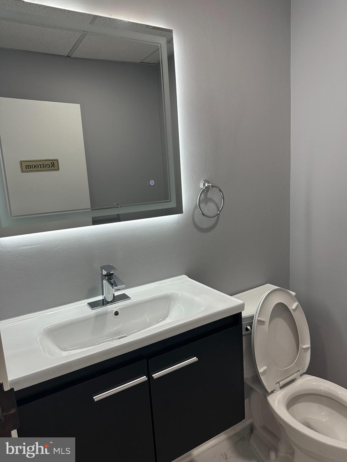 7006 LITTLE RIVER TURNPIKE 3D