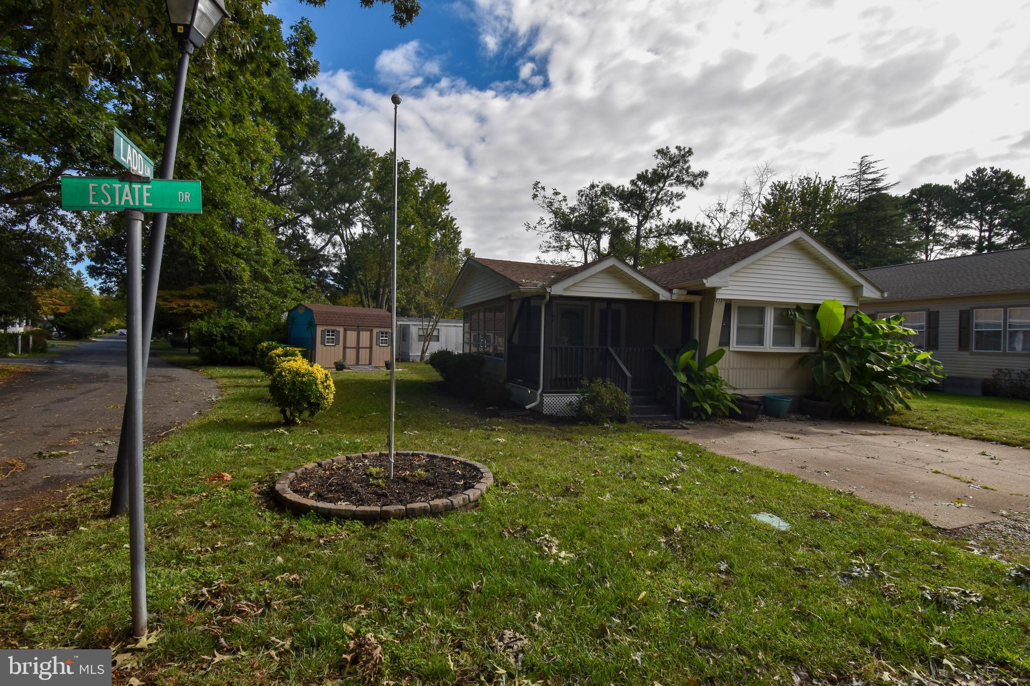 36325 E ESTATE DRIVE