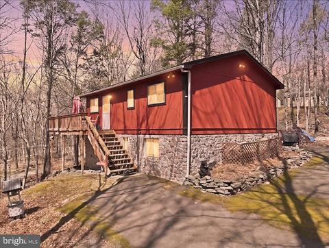 Photo of 150 Tanglewood Drive, GREENTOWN, PA 18426 (MLS # PAPI2000864)