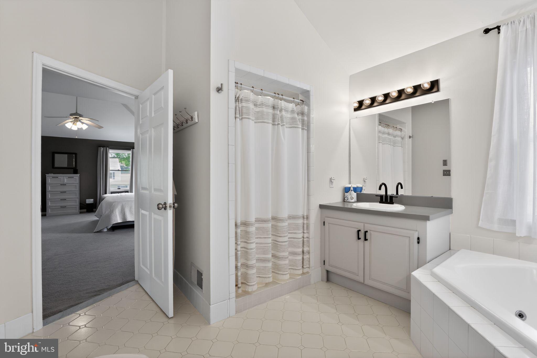 BLUE BELL ESTATES - Residential
