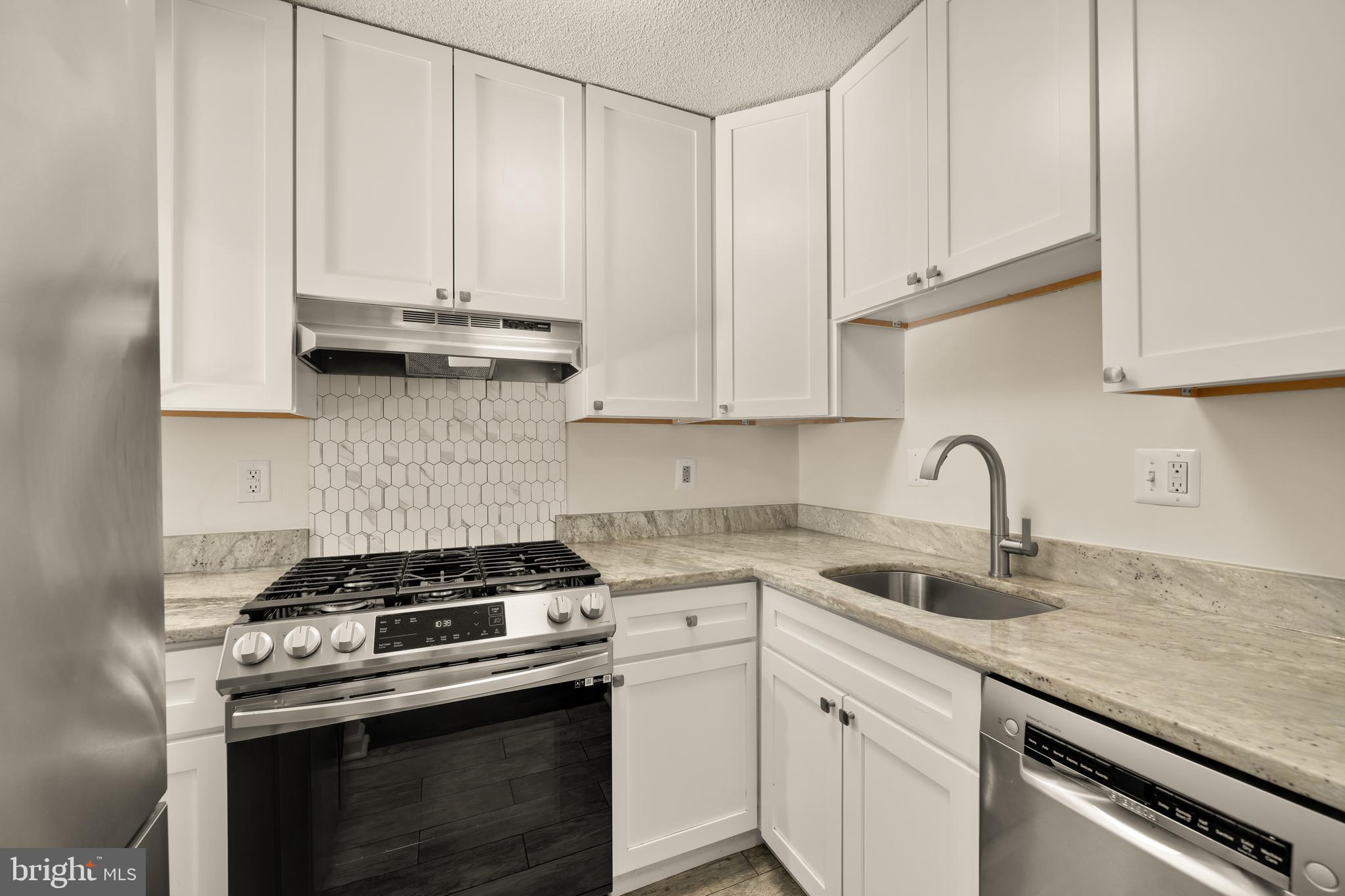 1239 VERMONT AVENUE NW 608