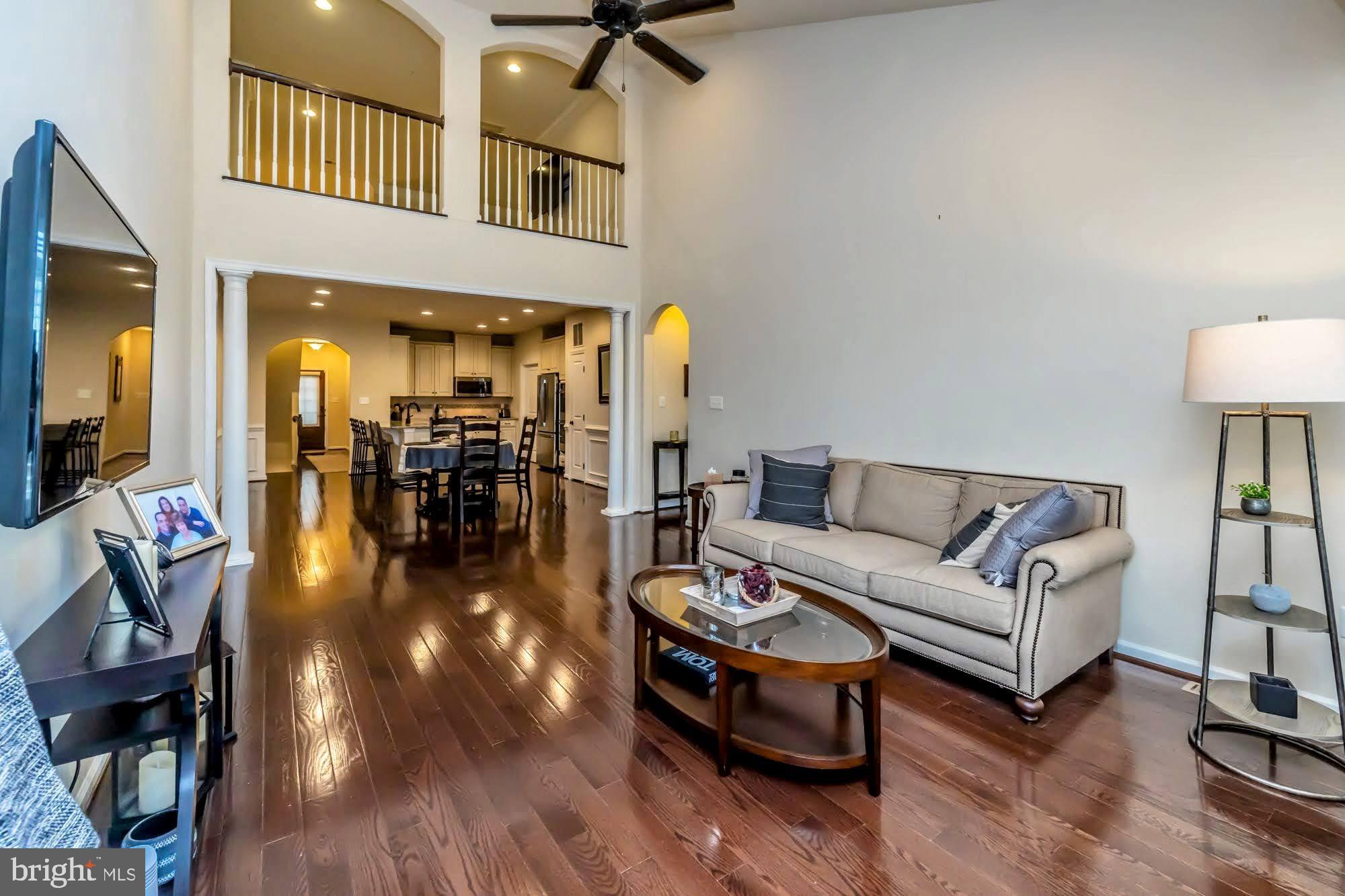 625 CLIFF LANE