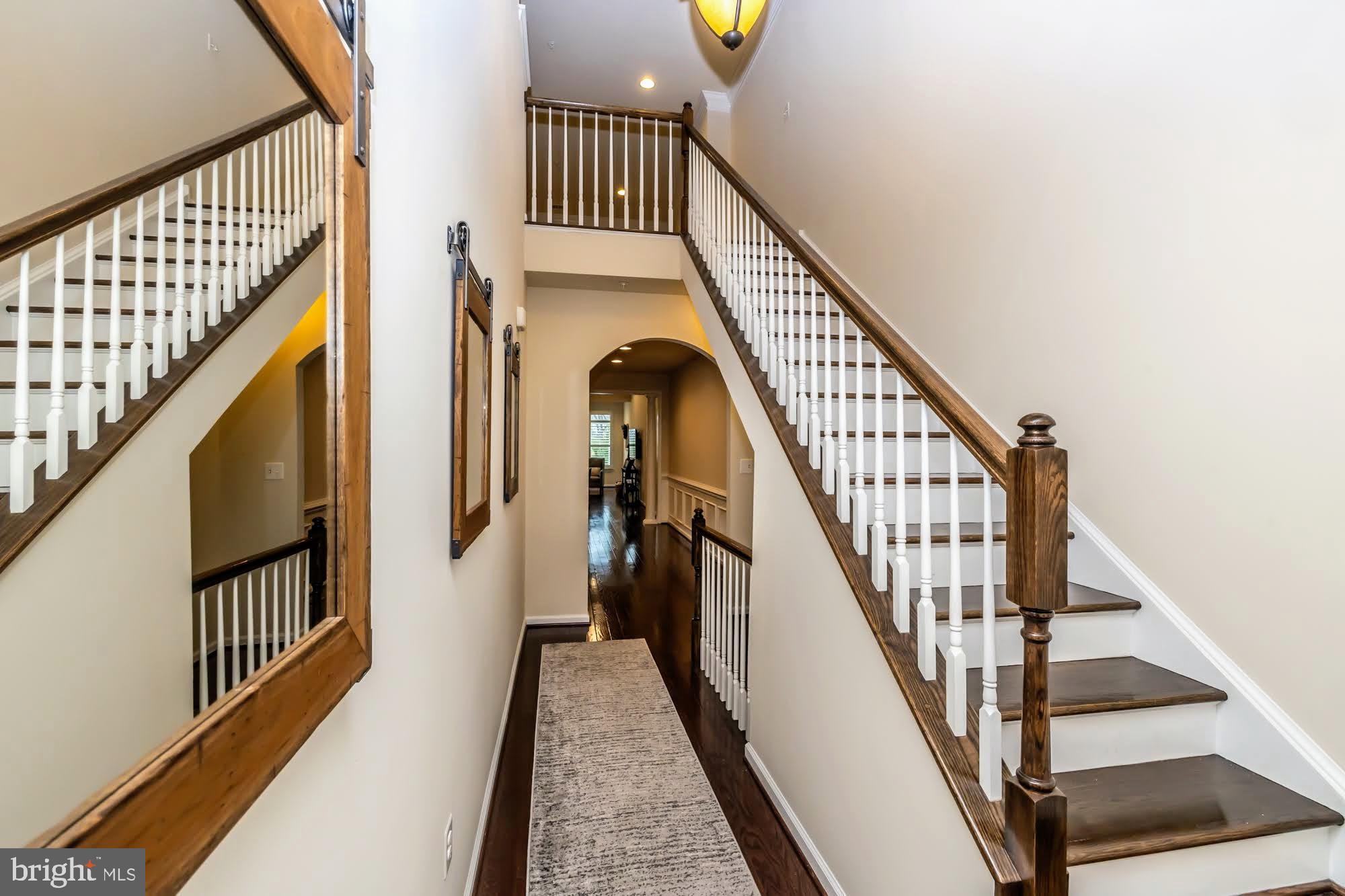 625 CLIFF LANE