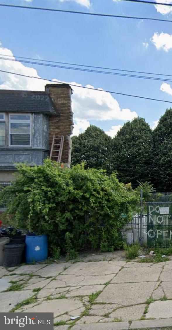 Prime Development Opportunity in – RM1 Zoning! Seize this incredible opportunity to own a 21' x 112' vacant lot in a highly desirable Philadelphia location, featuring RM1 zoning — ideal for multi-family development. This property is being sold with approved plans in place to build a 4 UNIT apartment building, saving you time and streamlining the development process. Perfect for multi-family construction and ready for immediate development in a convenient location. Don't miss this rare chance to develop in one of Philadelphia's most sought-after areas. Bring your vision to life — schedule a showing today! ***** Approved Plans will be shared with a considerable offer.