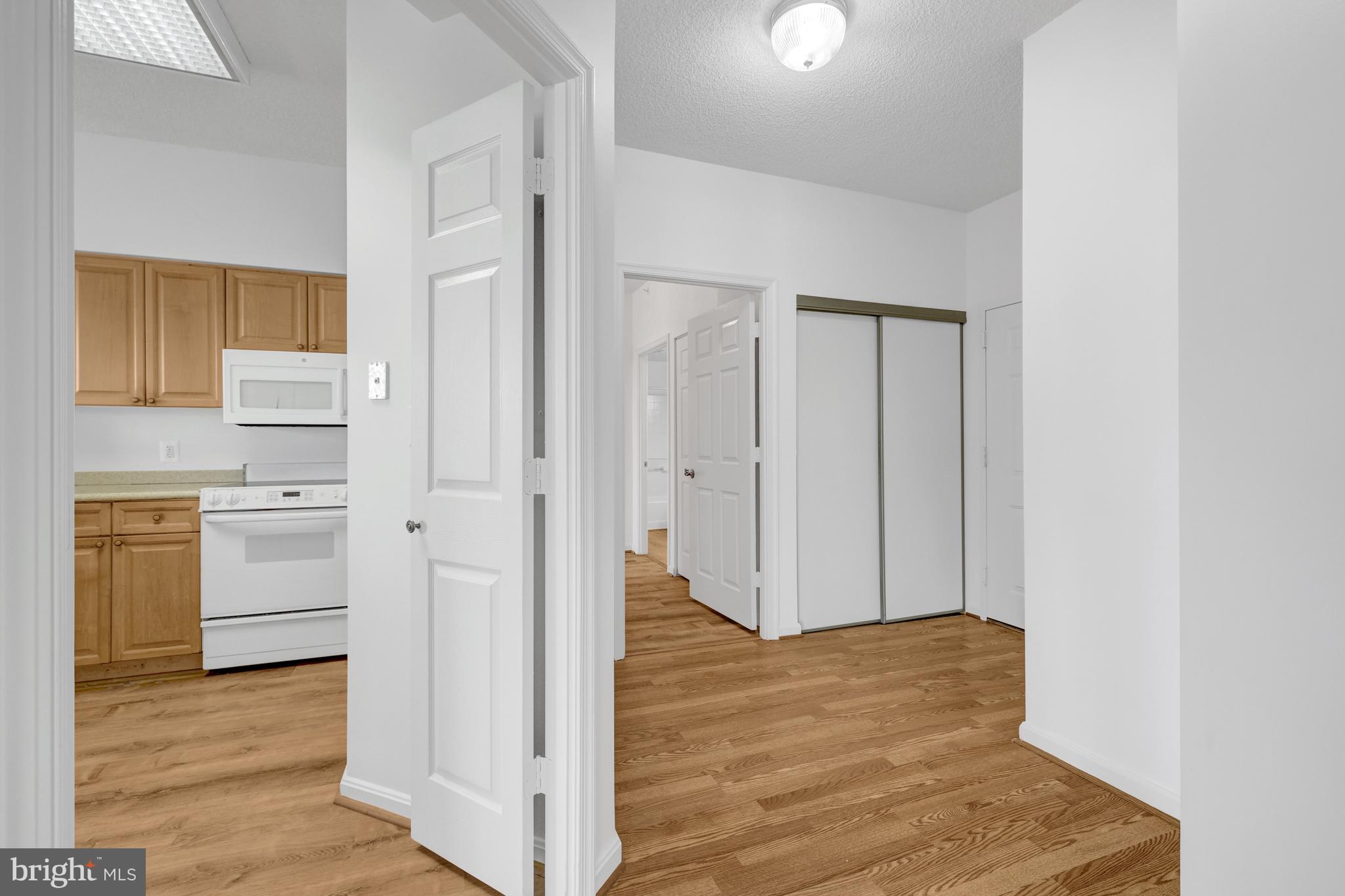 LANSDOWNE WOODS - Residential