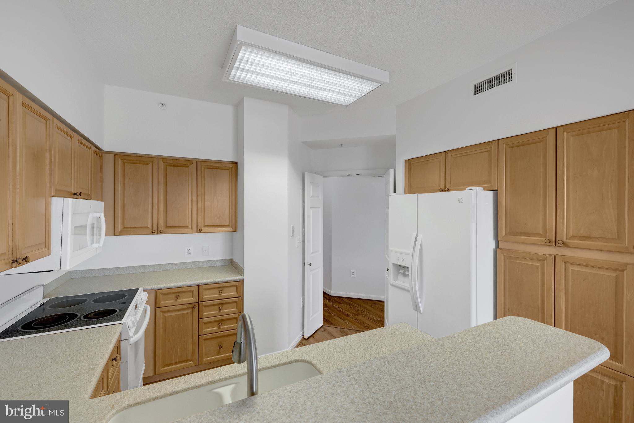 LANSDOWNE WOODS - Residential