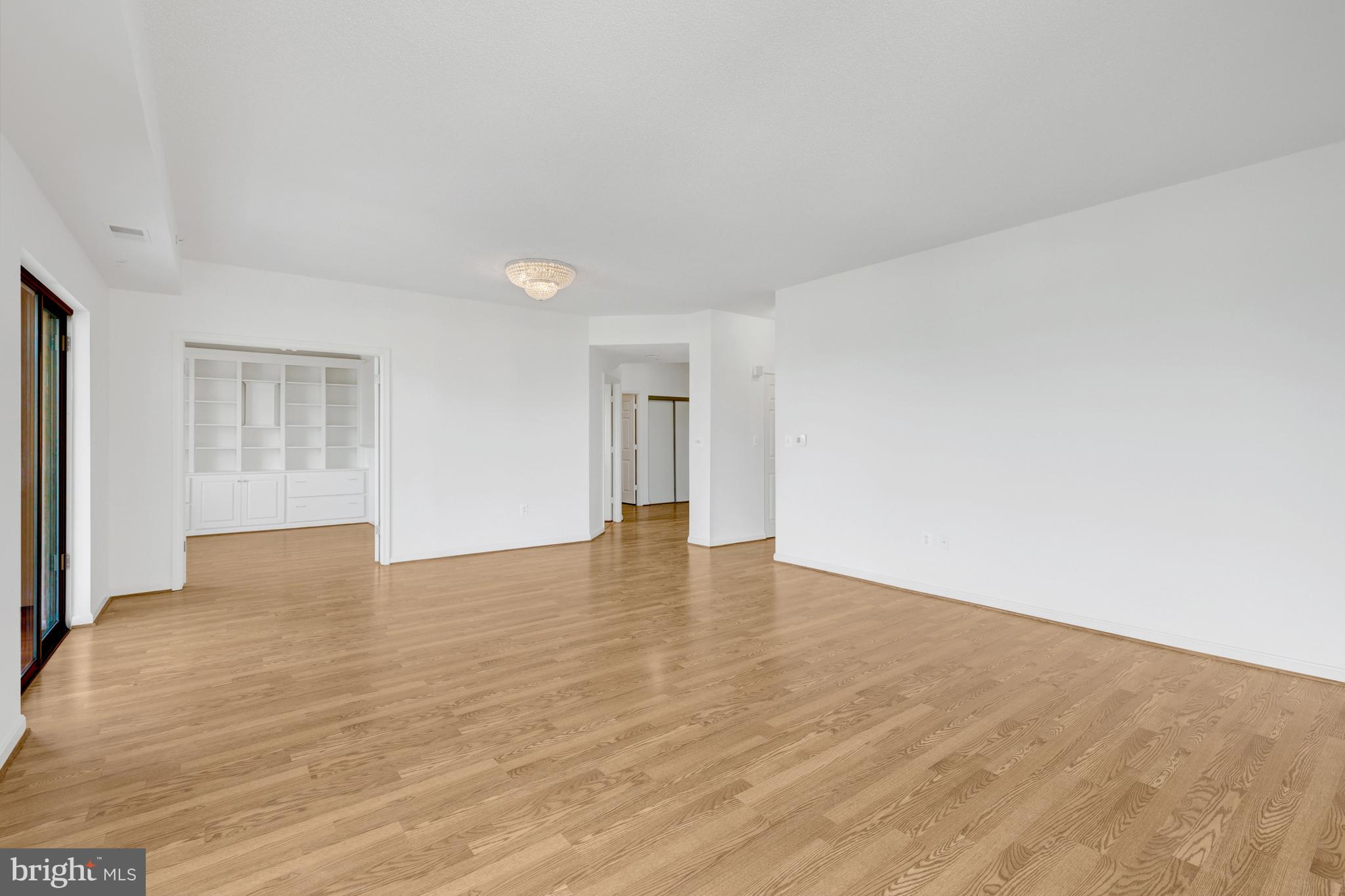 LANSDOWNE WOODS - Residential