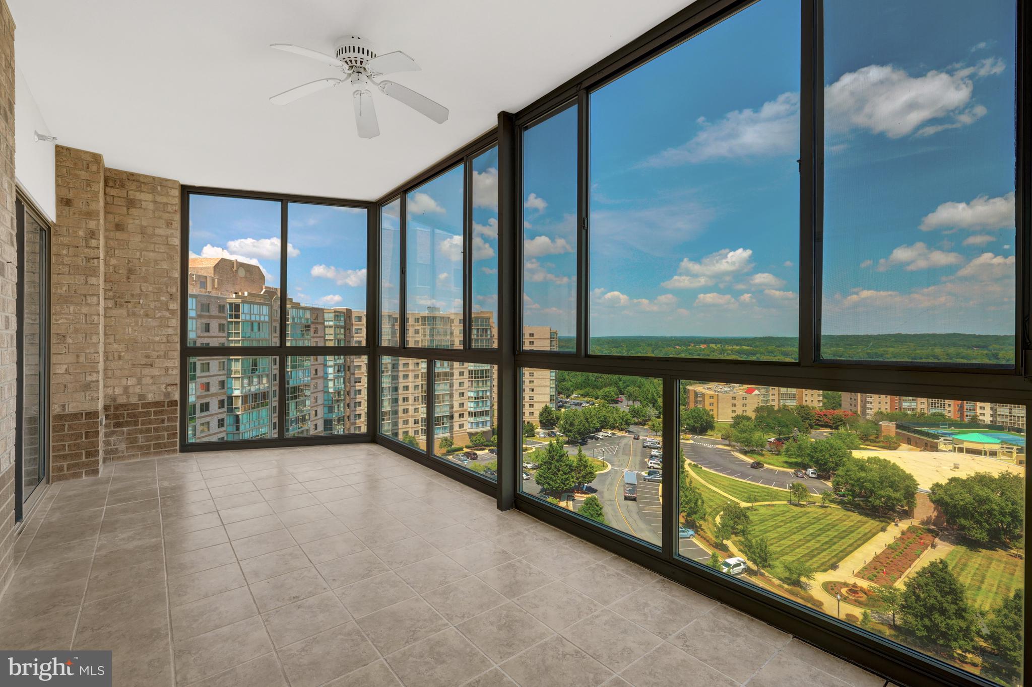 LANSDOWNE WOODS - Residential