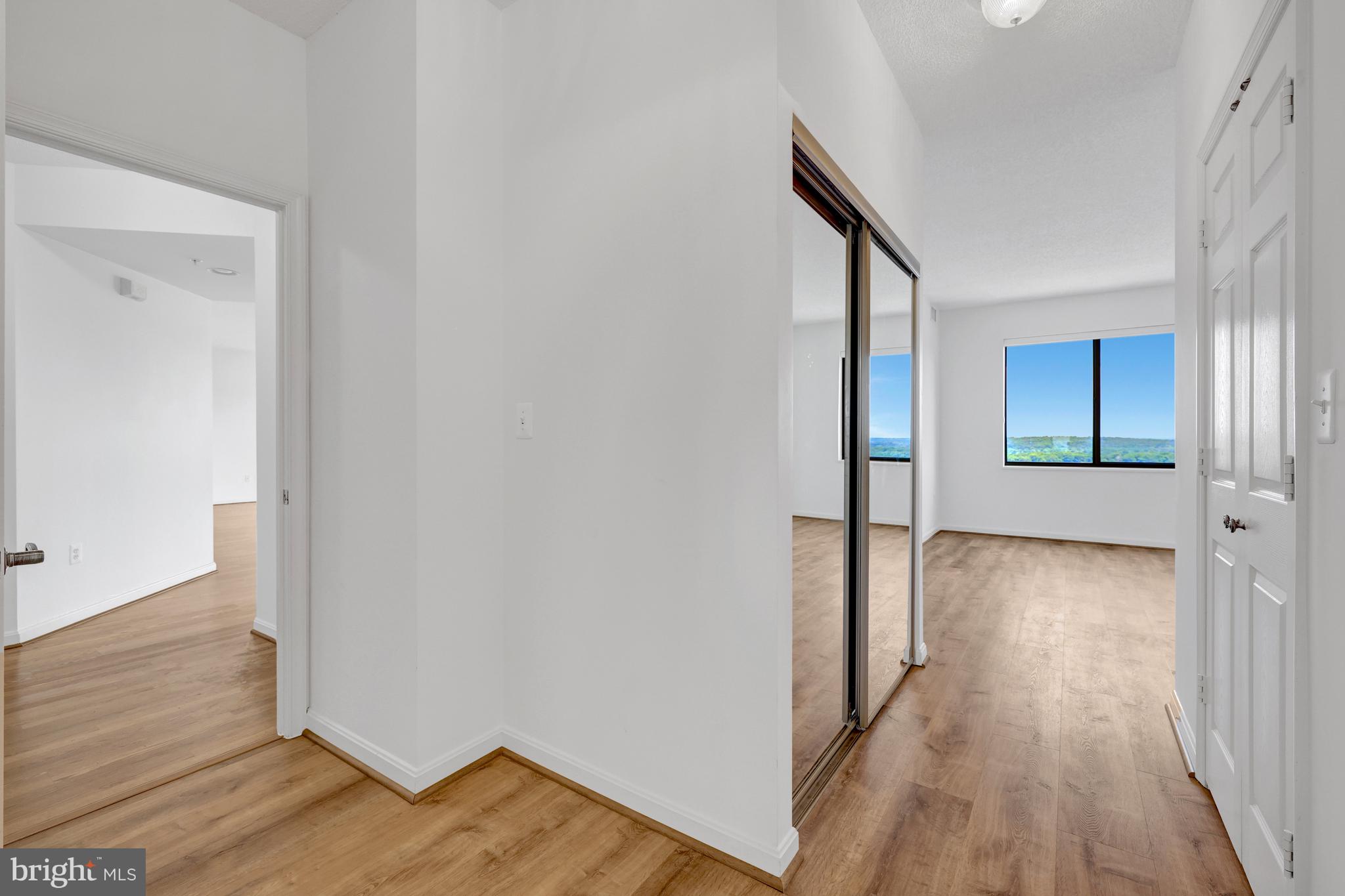 LANSDOWNE WOODS - Residential