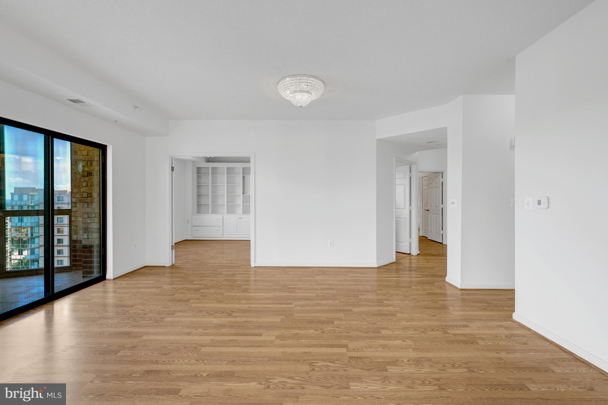 LANSDOWNE WOODS - Residential