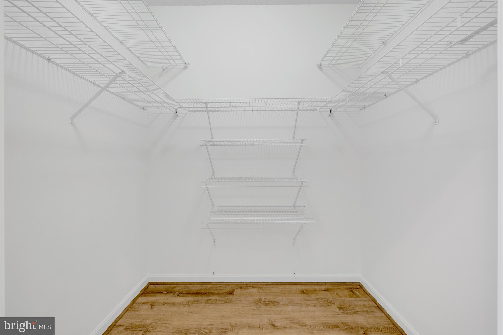 LANSDOWNE WOODS - Residential