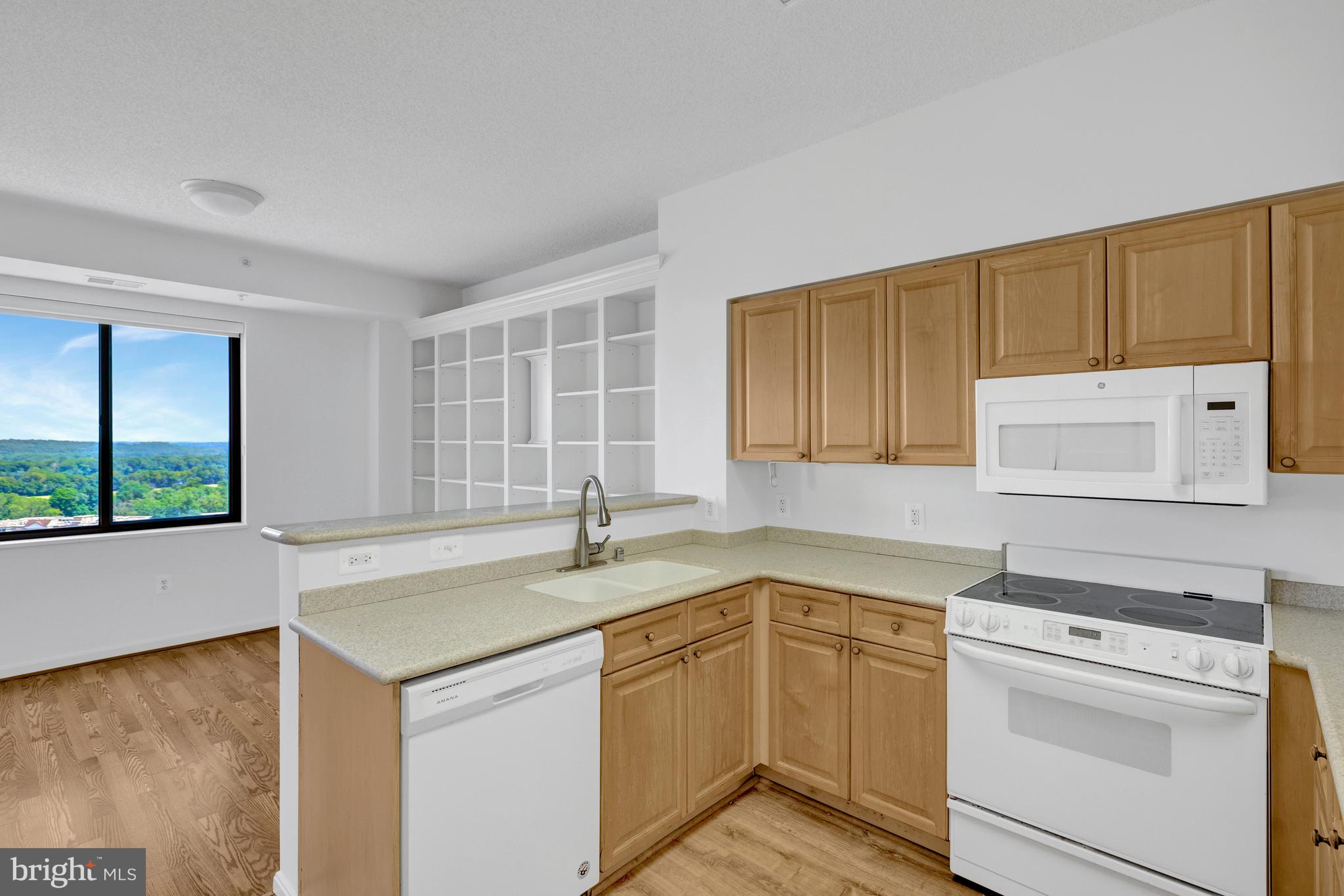 LANSDOWNE WOODS - Residential