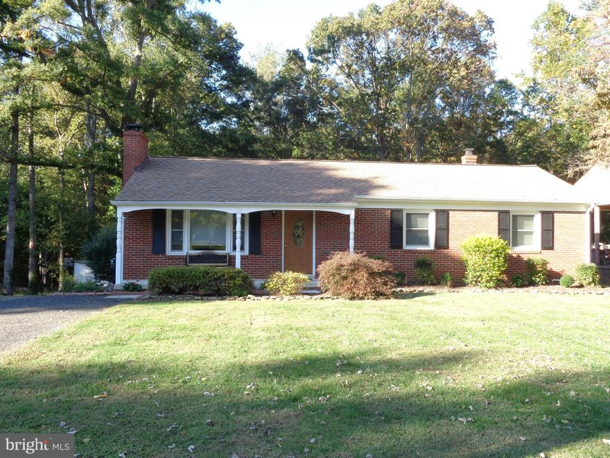 Brick rambler in south Stafford with 3 bedrooms and 3 full baths. Features include a full walk-out basement,  hardwood flooring, deck, shed and spacious backyard.  Single applicants must use separate applications. Pets are considered on a case by case basis. Available 6/22/24.