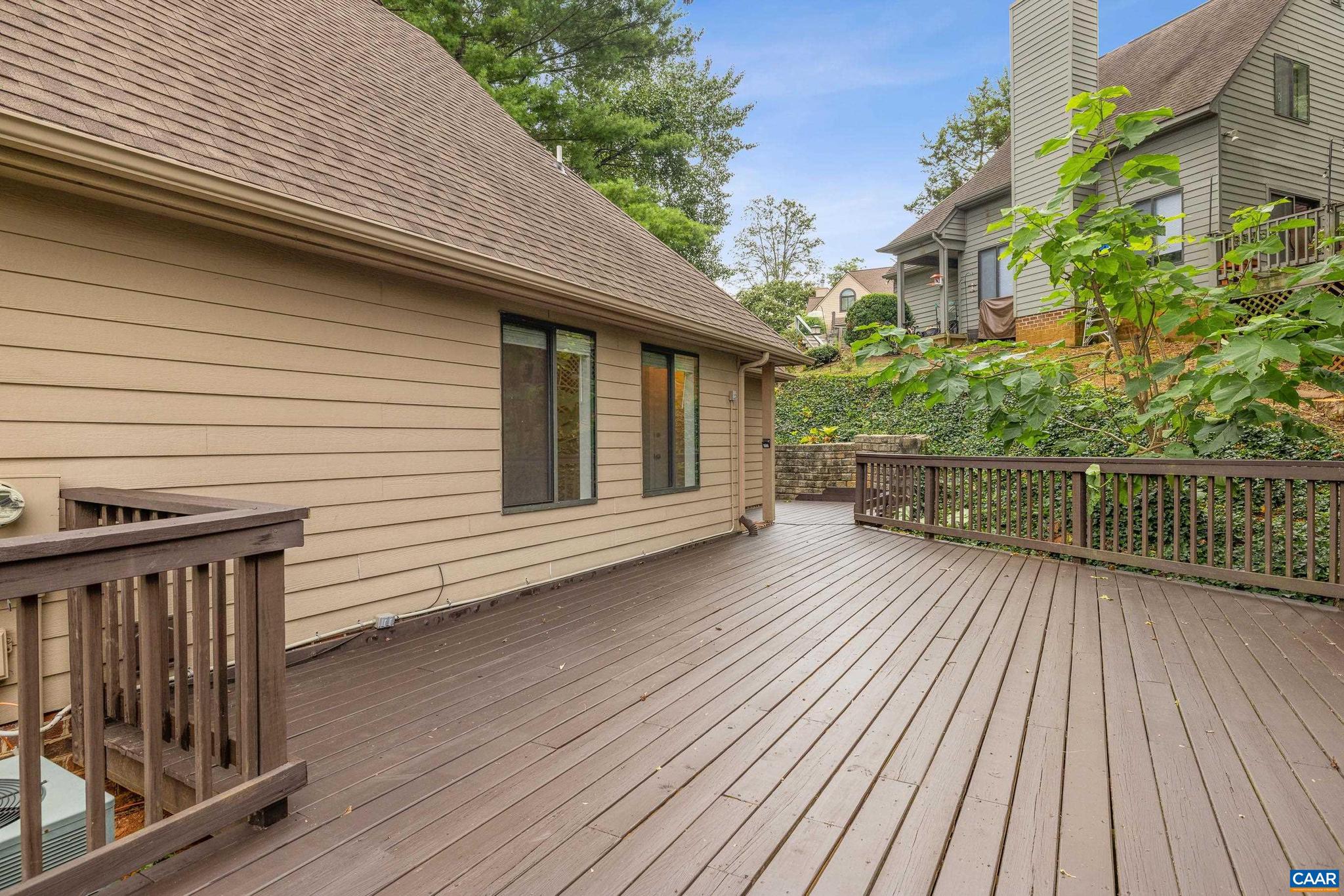 1694 ROYAL OAK CT