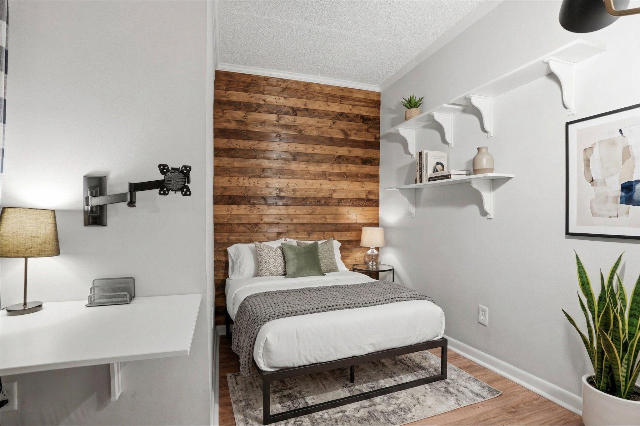 HAVERFORD HILL - Residential