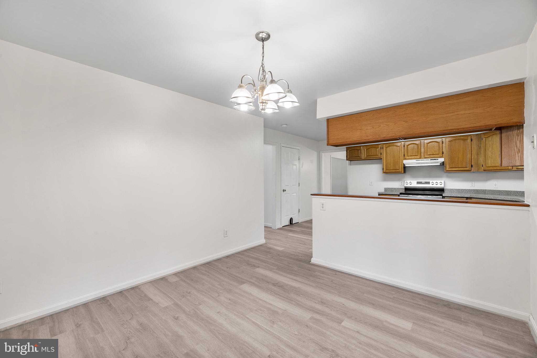 ROLLING HILLS - Residential