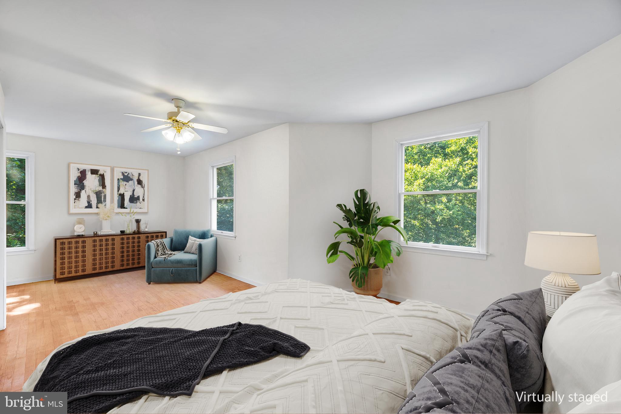 ROLLING HILLS - Residential