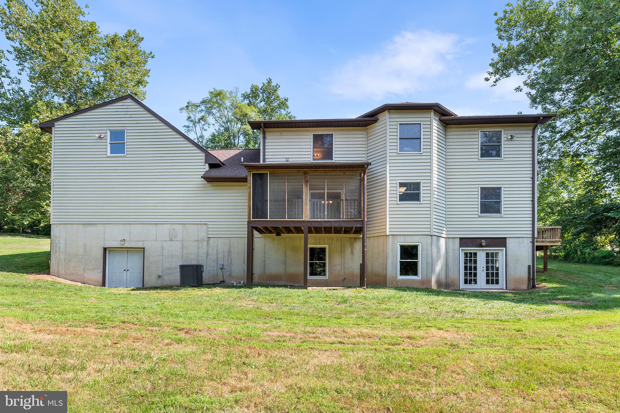 ROLLING HILLS - Residential