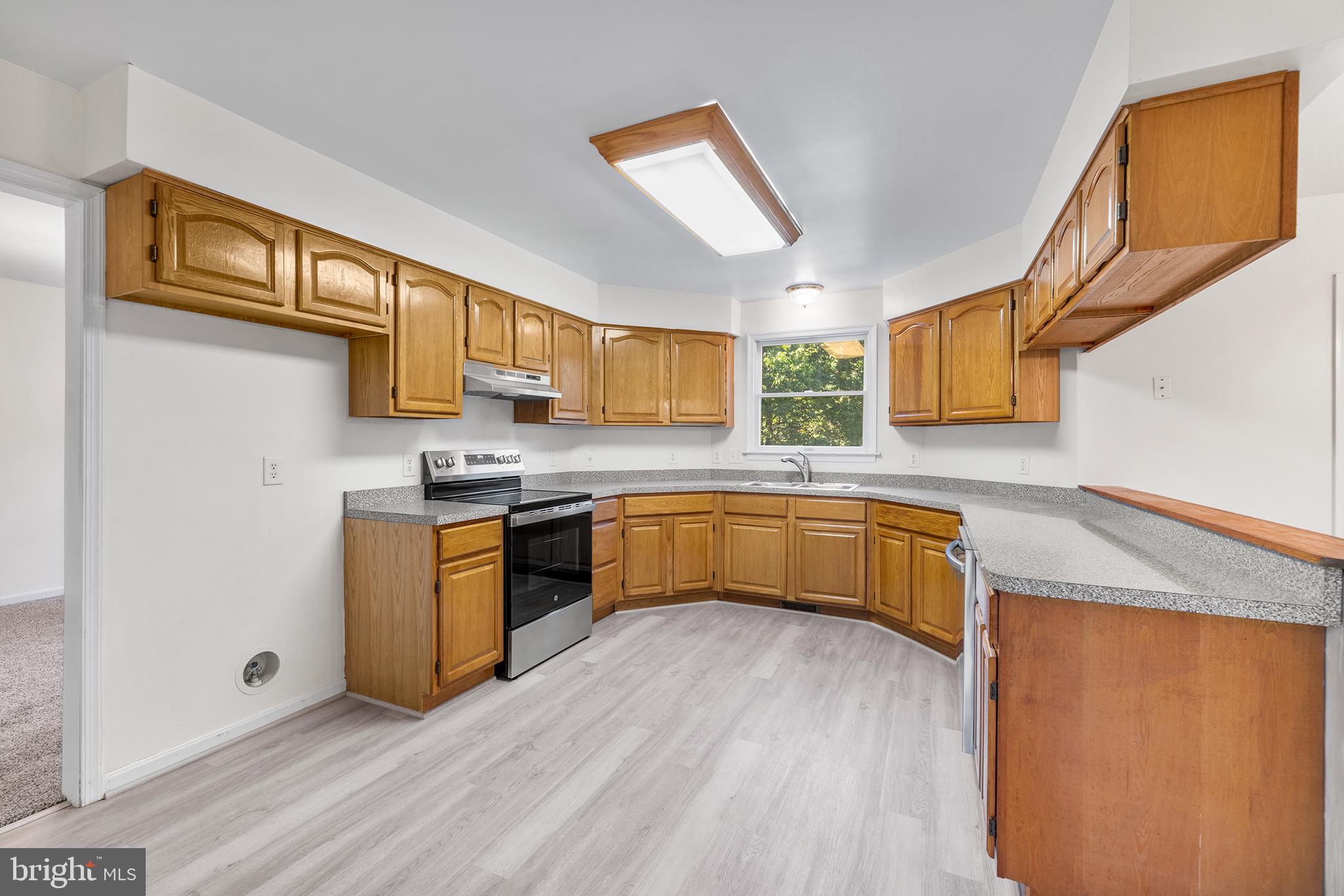 ROLLING HILLS - Residential