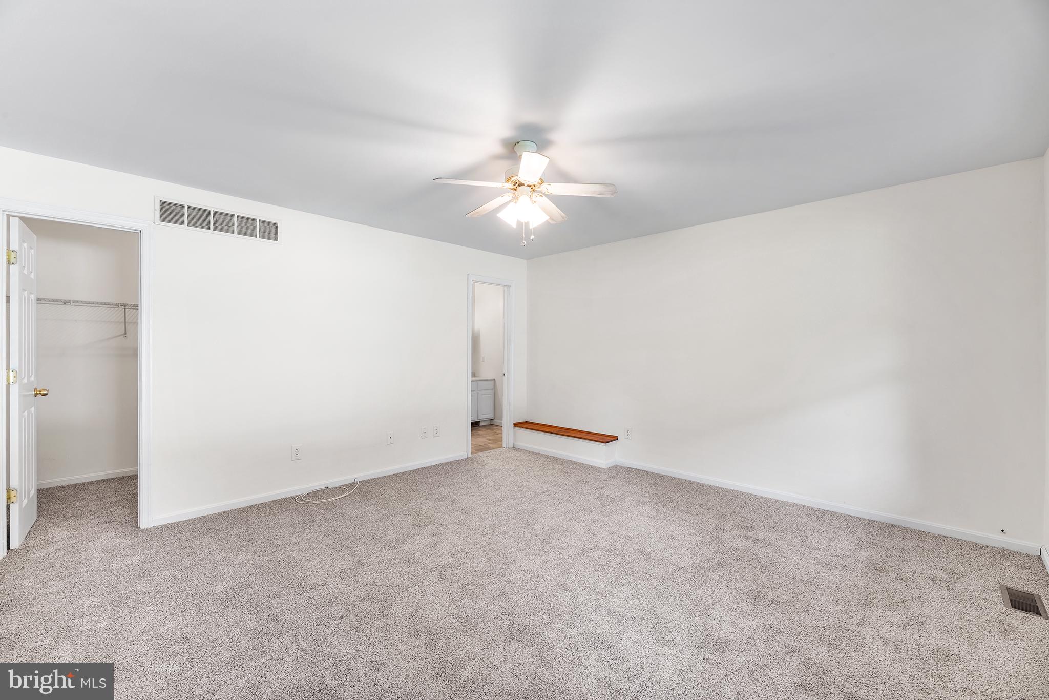 ROLLING HILLS - Residential