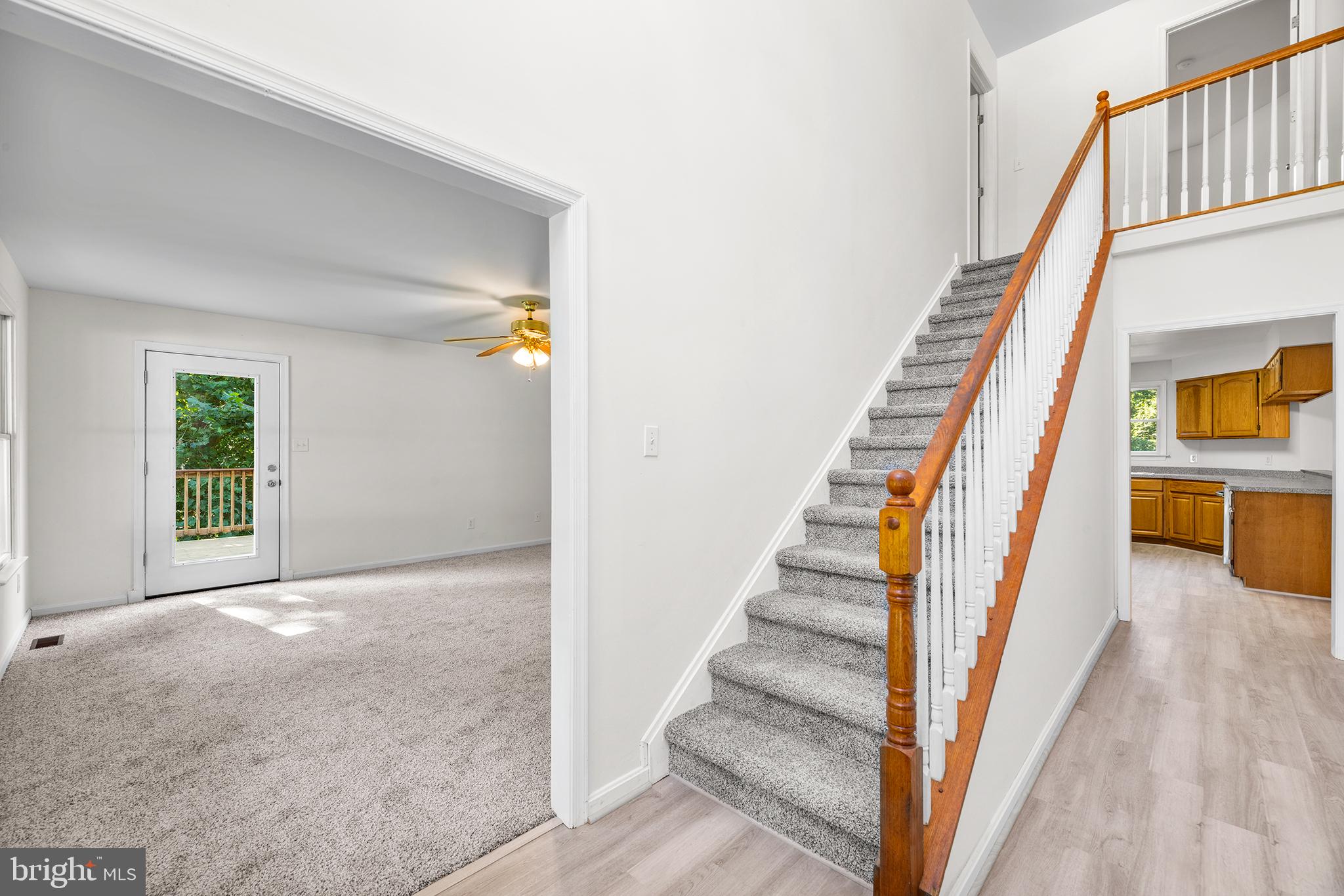 ROLLING HILLS - Residential