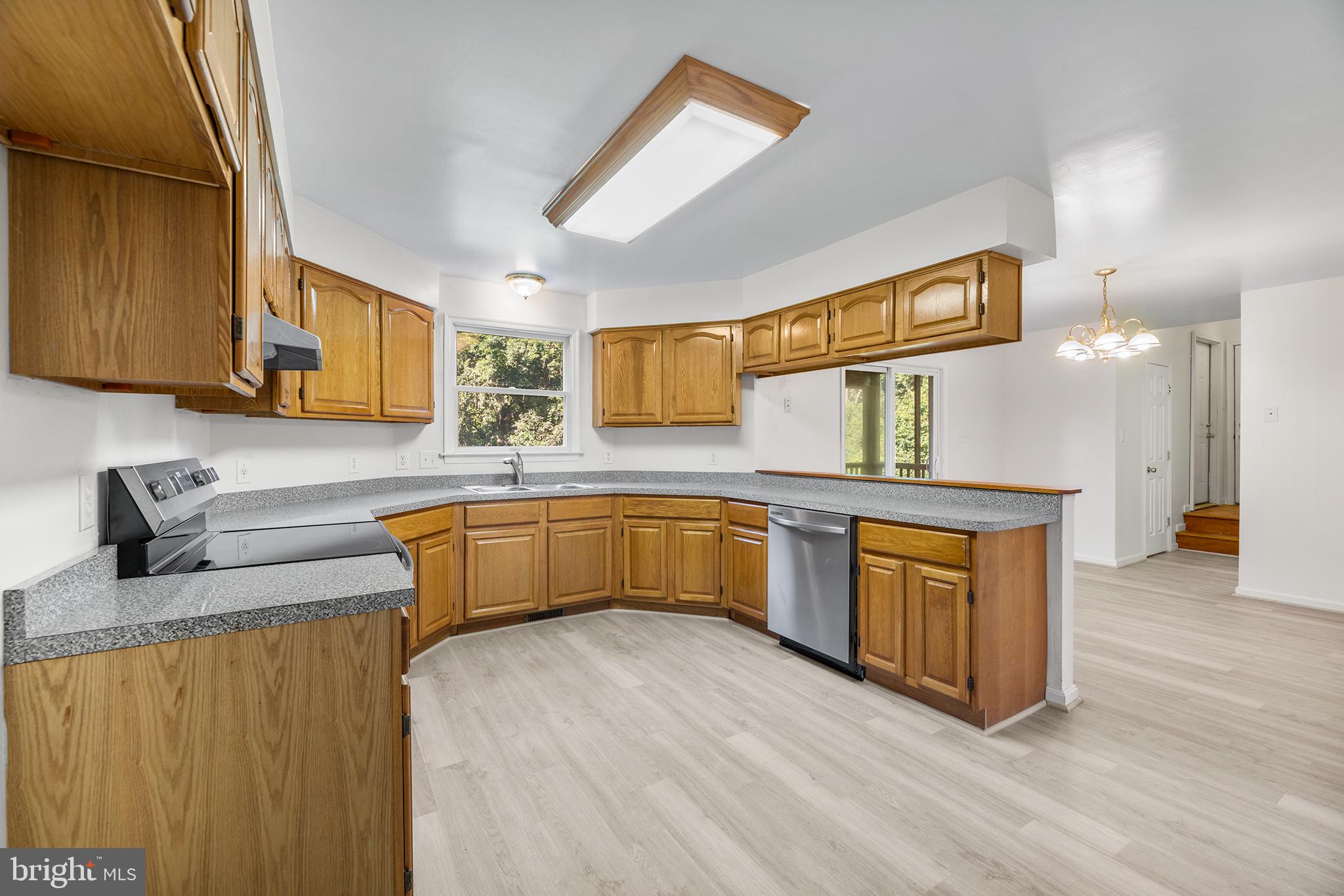 ROLLING HILLS - Residential