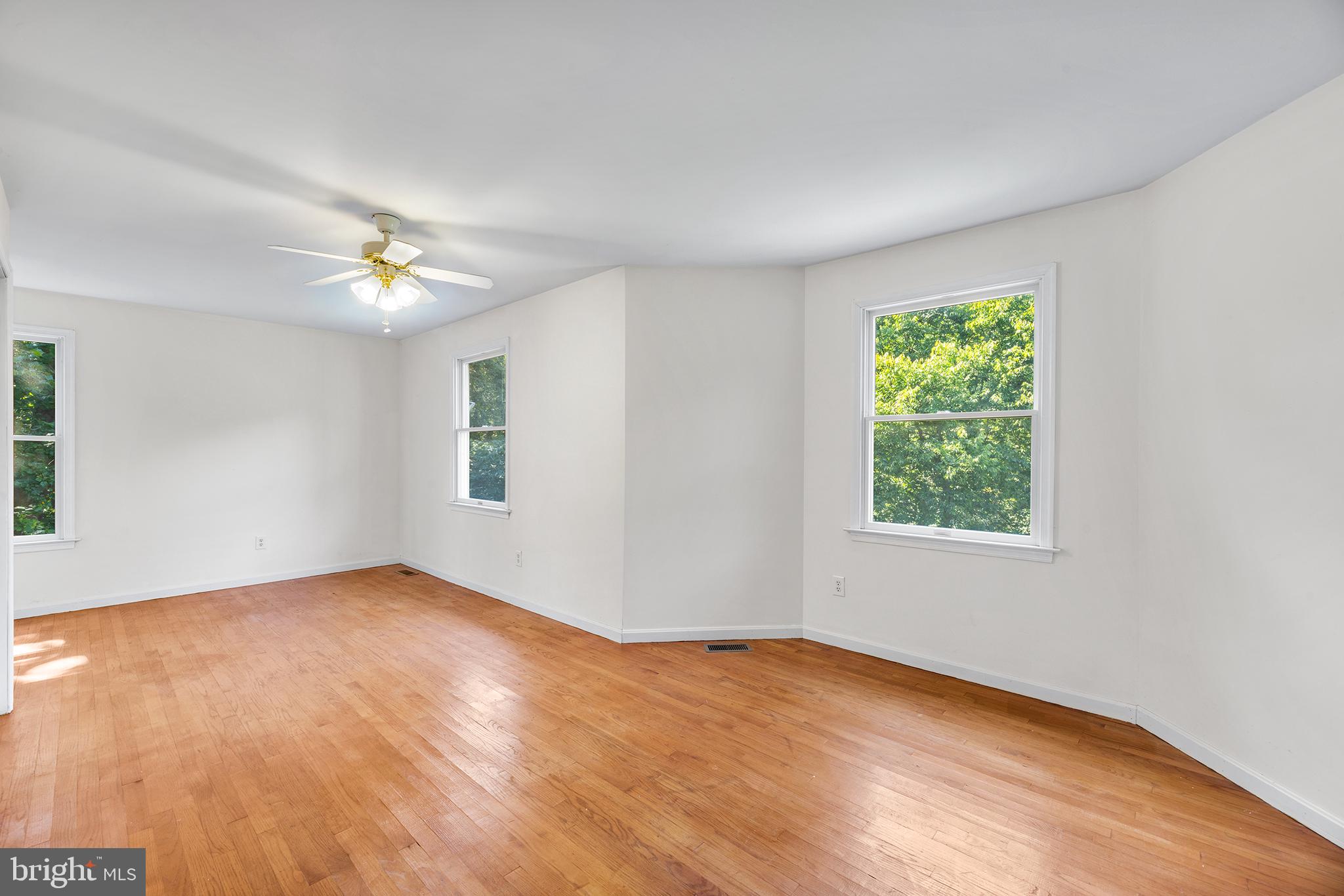 ROLLING HILLS - Residential